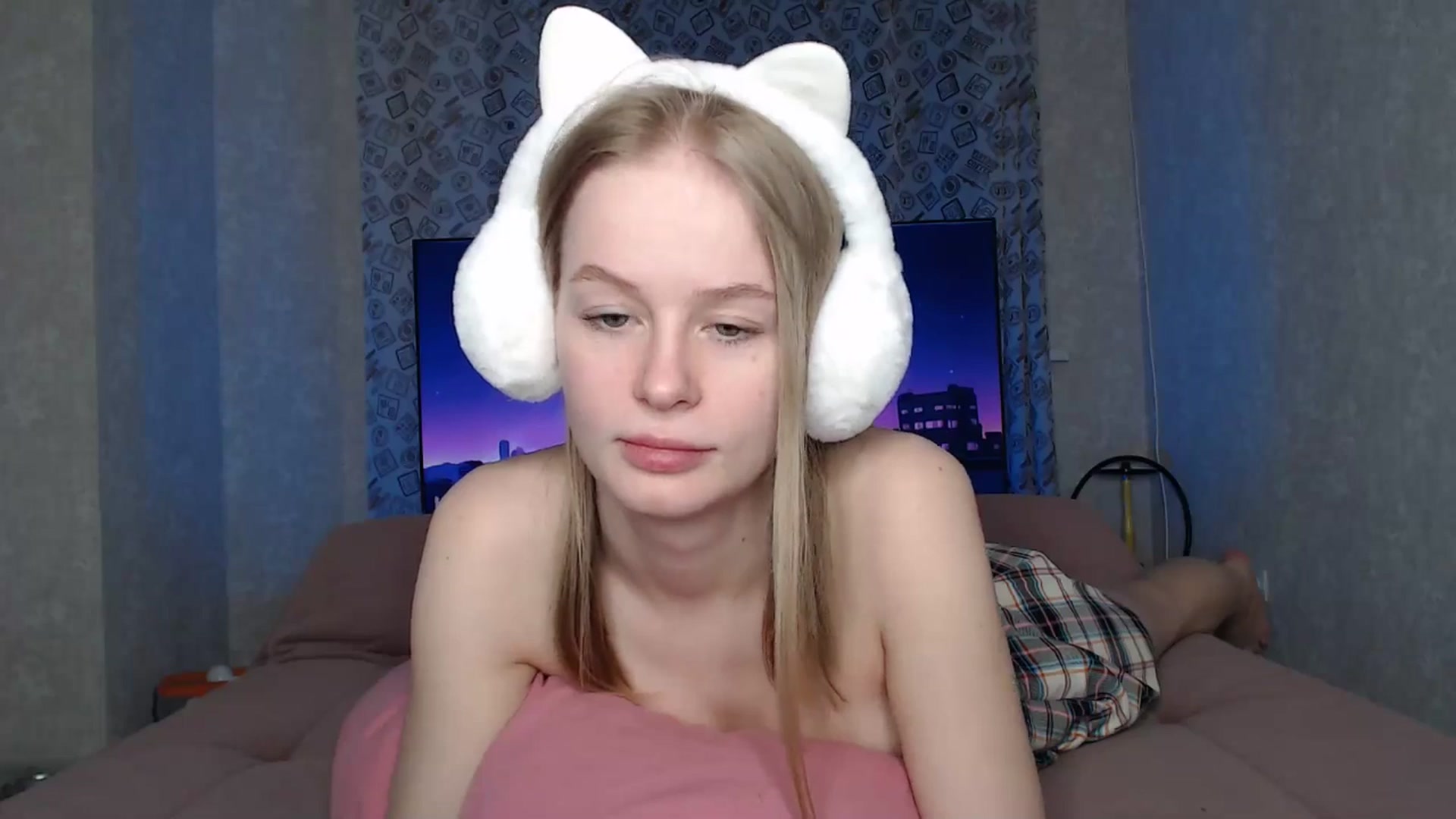 Gallery image thumbnail from Blondino4ka07's myfreecams stream on, 04/24/2024, 06:06 image 3 of 20