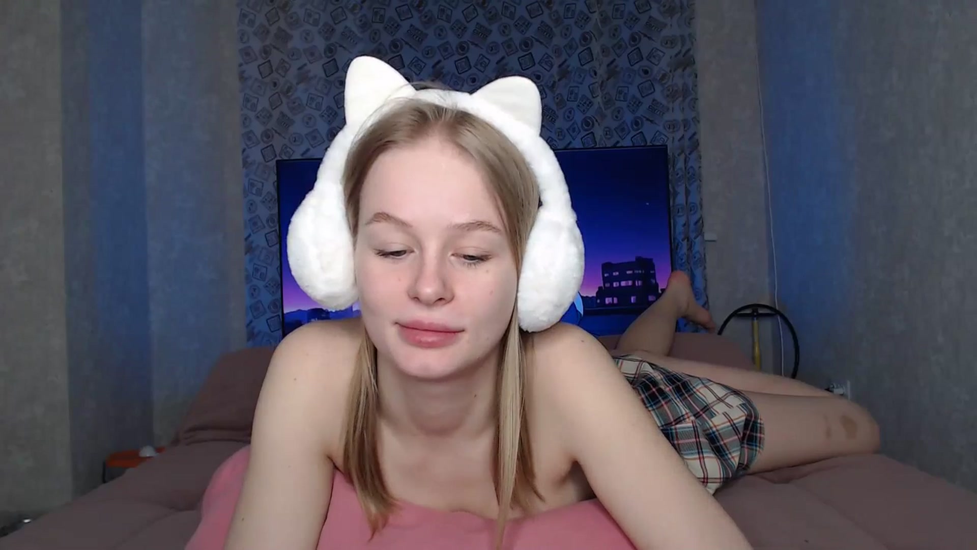 Gallery image thumbnail from Blondino4ka07's myfreecams stream on, 04/24/2024, 06:06 image 2 of 20