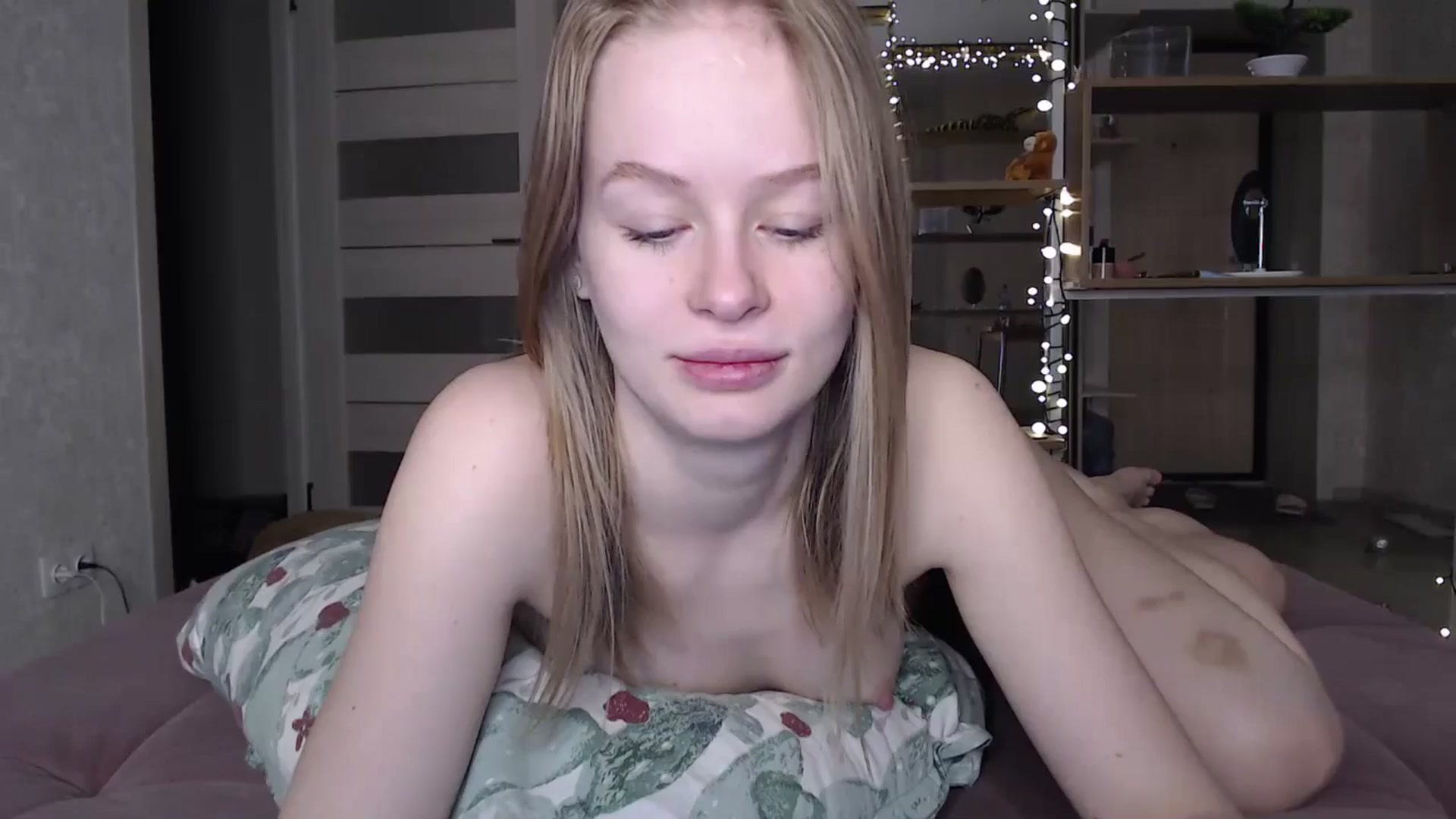 Gallery image thumbnail from Blondino4ka07's myfreecams stream on, 04/24/2024, 22:25 image 18 of 20