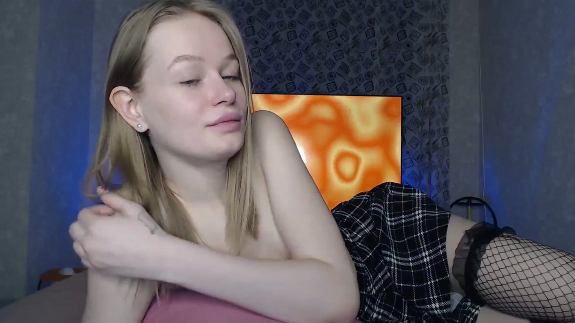 Gallery image thumbnail from Blondino4ka07's myfreecams stream on, 04/28/2024, 05:07 image 13 of 20