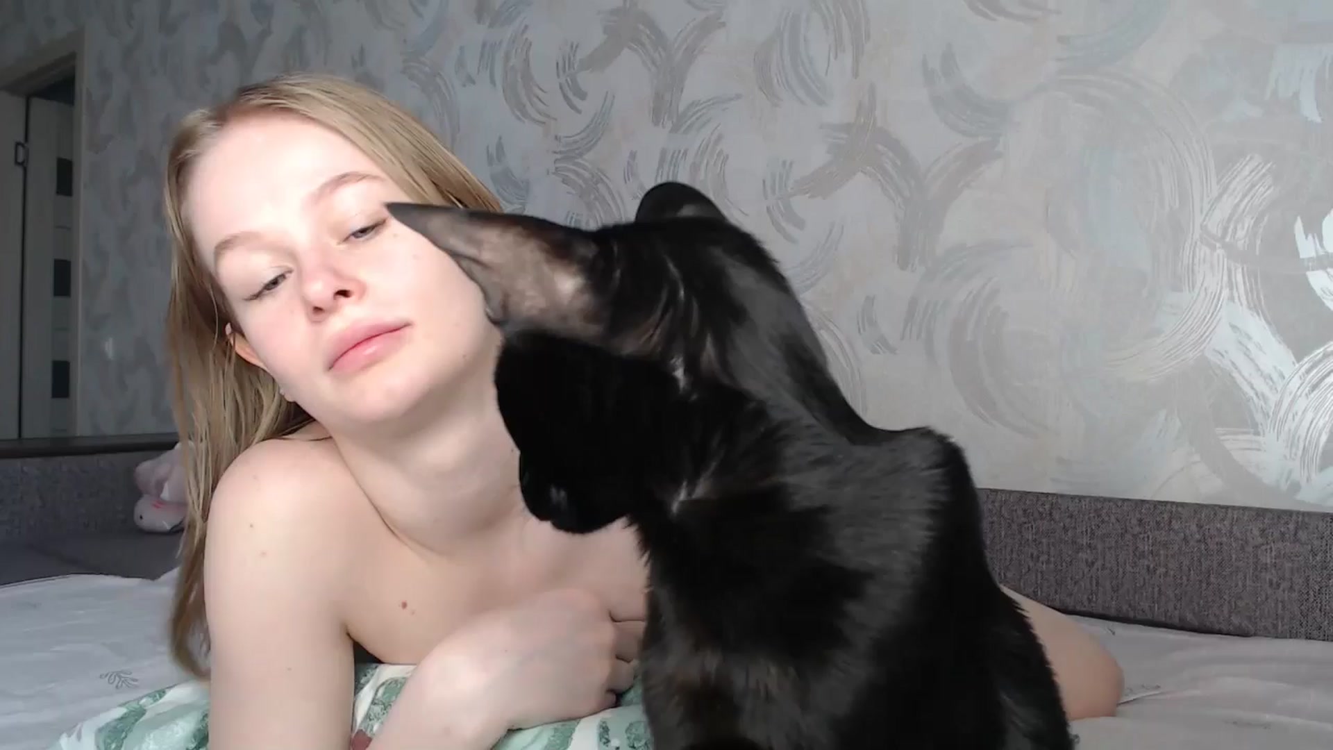 Gallery image thumbnail from Blondino4ka07's myfreecams stream on, 04/29/2024, 06:24 image 10 of 20
