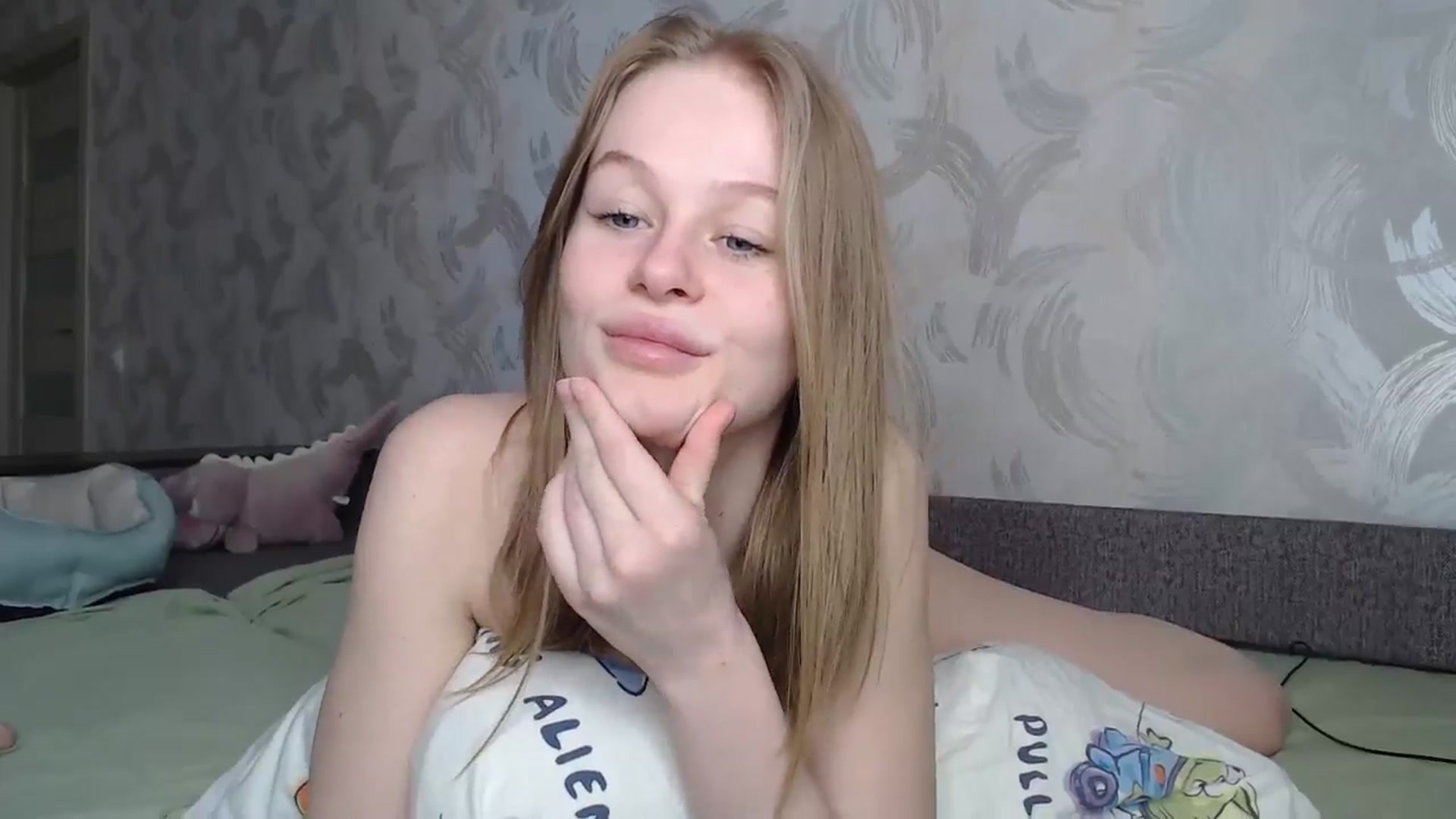 Gallery image thumbnail from Blondino4ka07's myfreecams stream on, 05/05/2024, 06:58 image 10 of 20