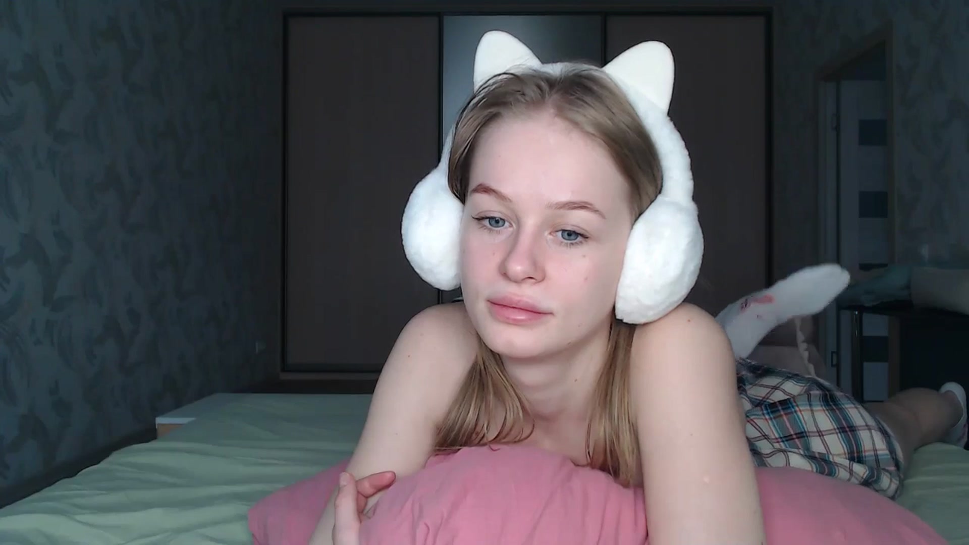 Gallery image thumbnail from Blondino4ka07's myfreecams stream on, 05/12/2024, 11:00 image 15 of 20