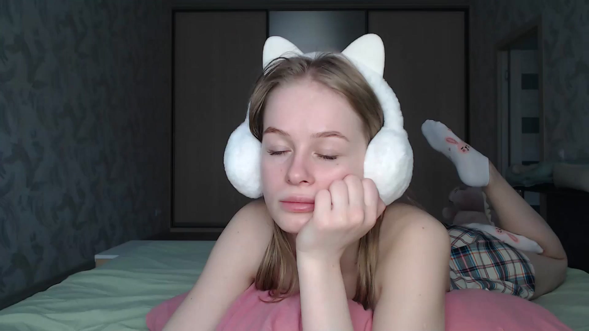 Gallery image thumbnail from Blondino4ka07's myfreecams stream on, 05/12/2024, 11:00 image 18 of 20