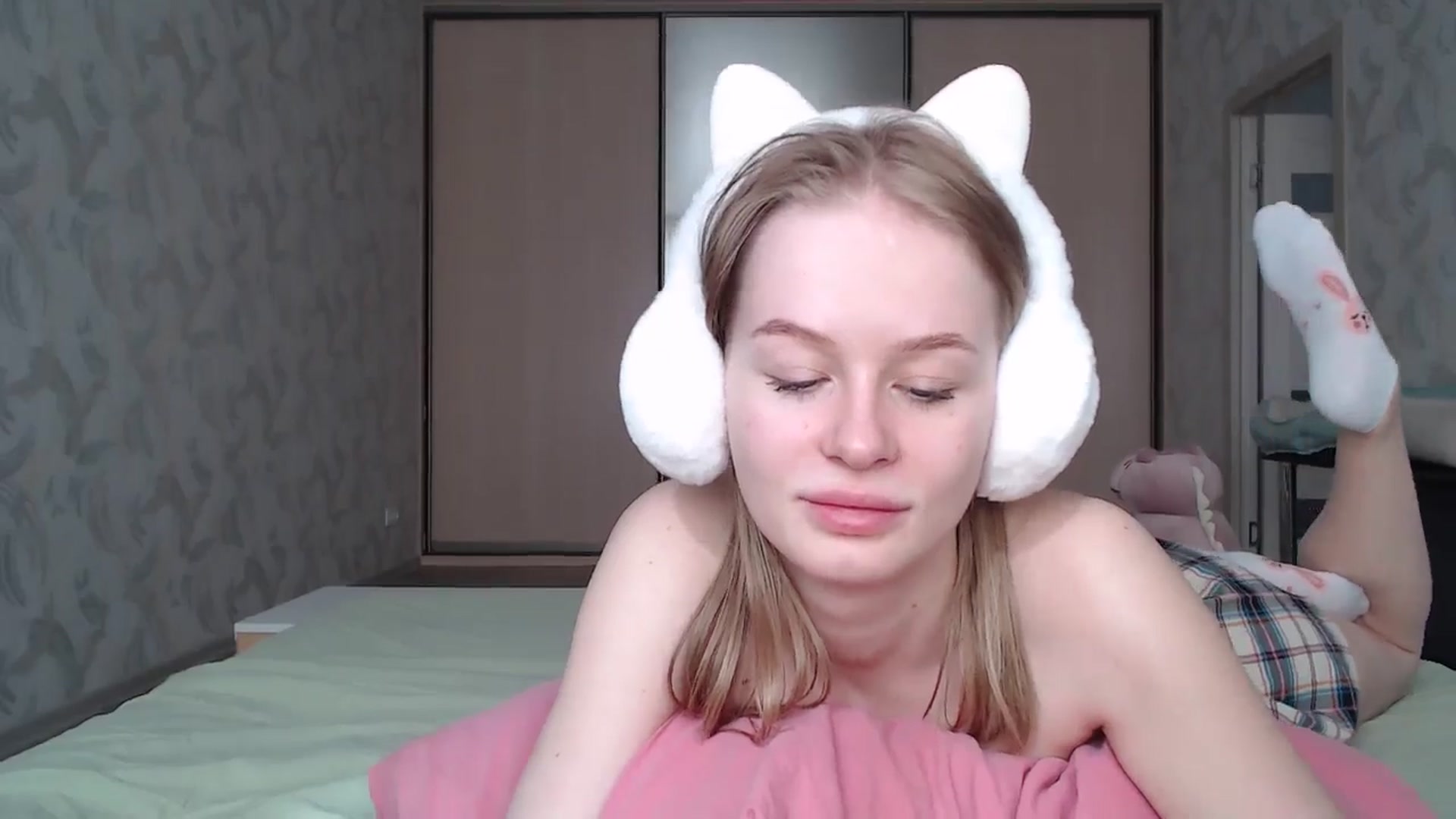 Gallery image thumbnail from Blondino4ka07's myfreecams stream on, 05/12/2024, 11:00 image 14 of 20
