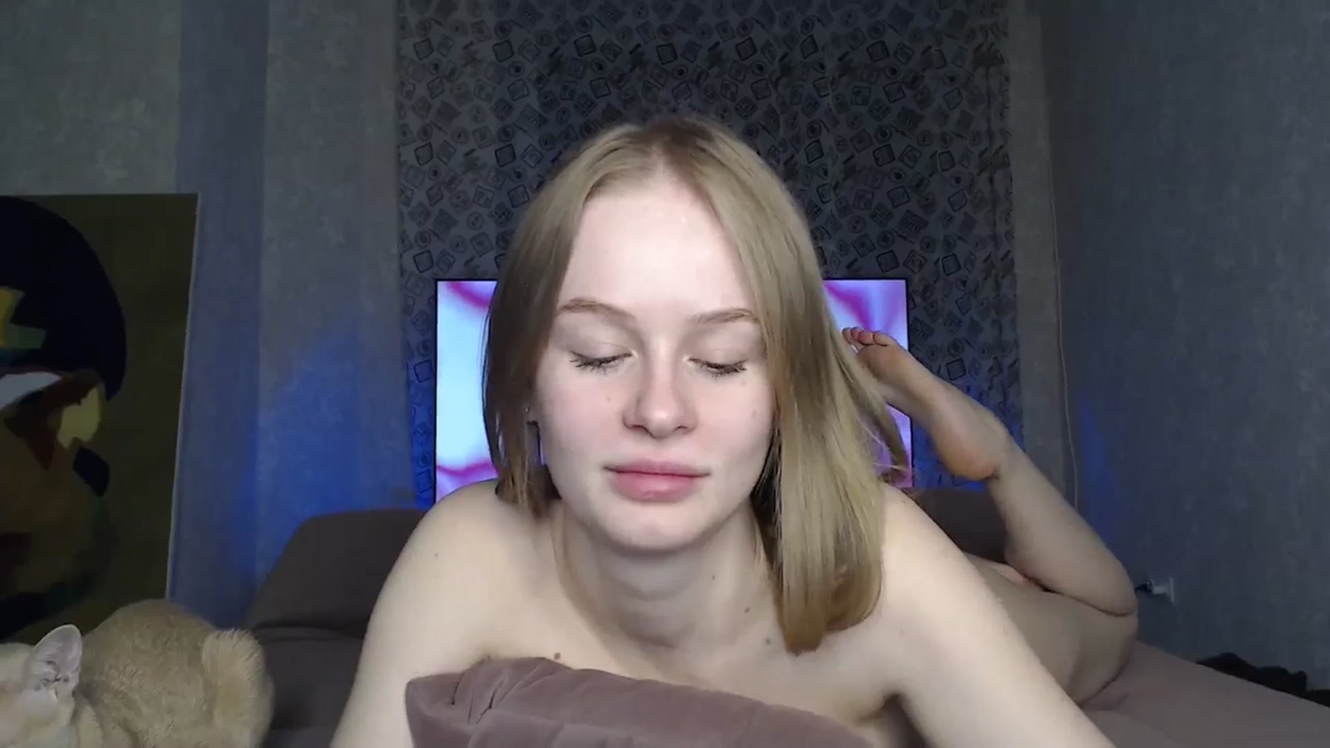 Gallery image thumbnail from Blondino4ka07's myfreecams stream on, 05/12/2024, 17:59 image 14 of 20