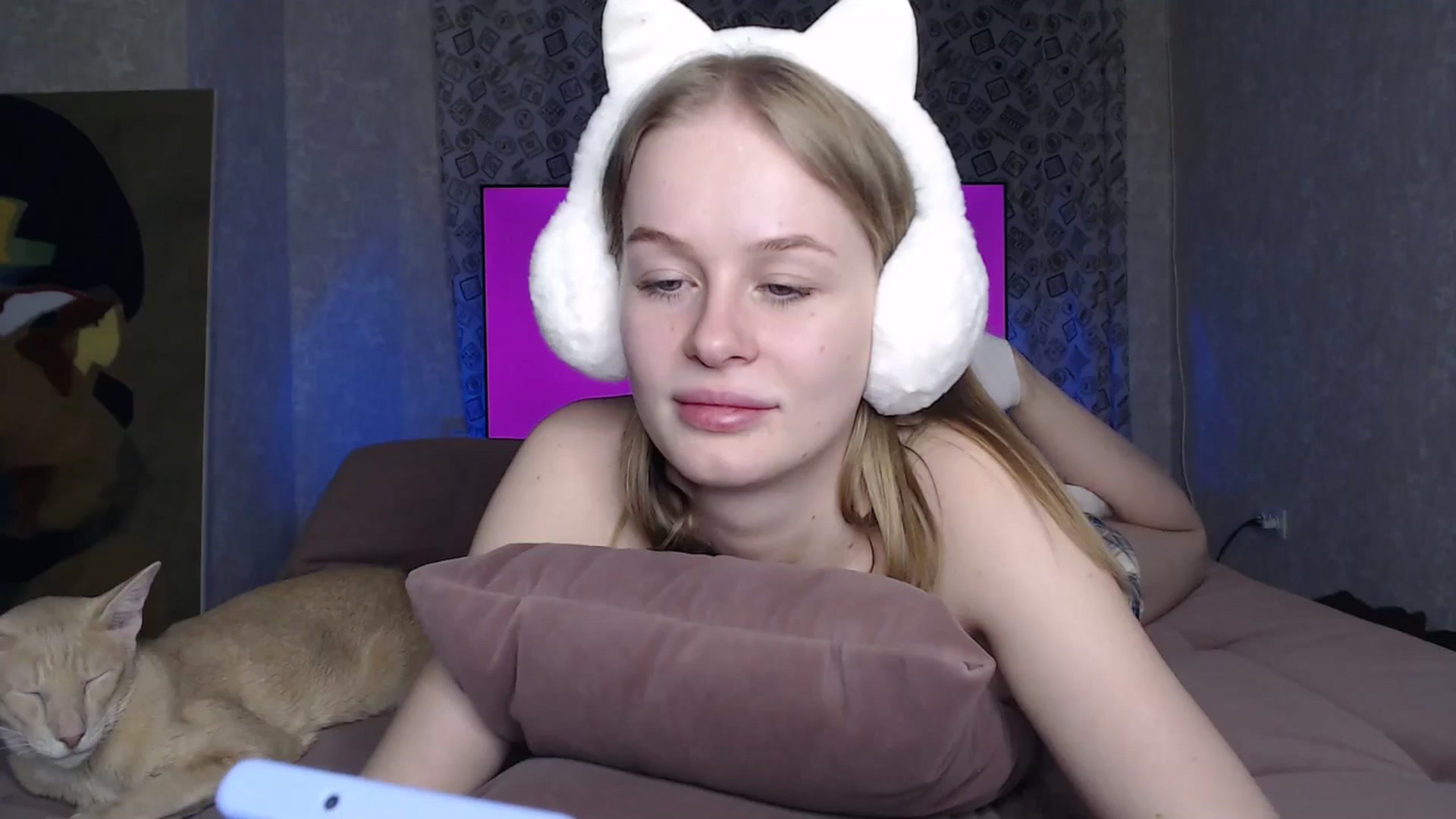 Gallery image thumbnail from Blondino4ka07's myfreecams stream on, 05/12/2024, 19:05 image 7 of 20