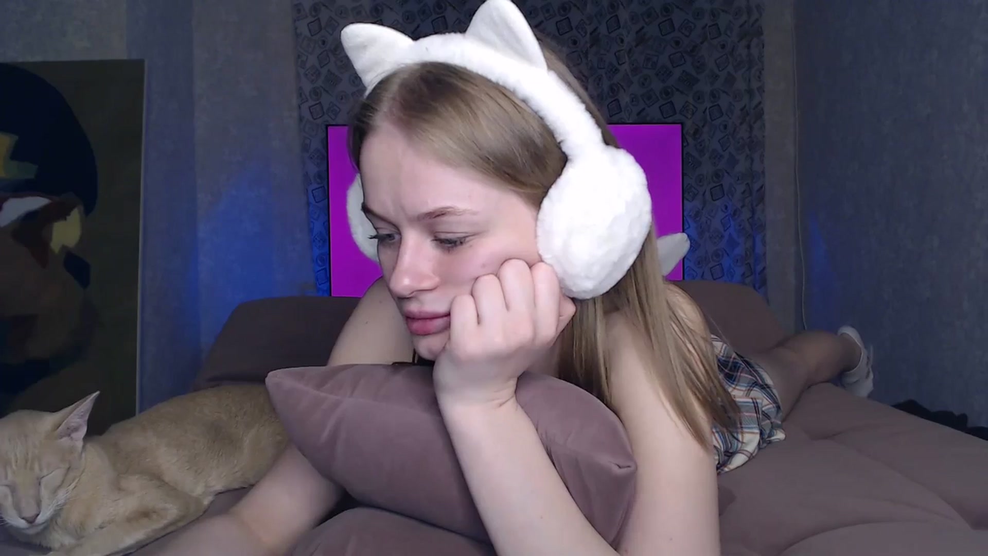 Gallery image thumbnail from Blondino4ka07's myfreecams stream on, 05/12/2024, 19:05 image 14 of 20