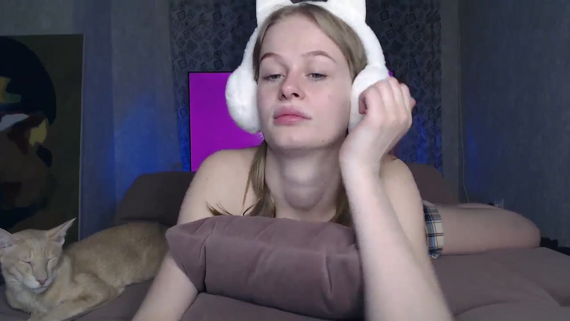 Gallery image thumbnail from Blondino4ka07's myfreecams stream on, 05/12/2024, 19:05 image 3 of 20