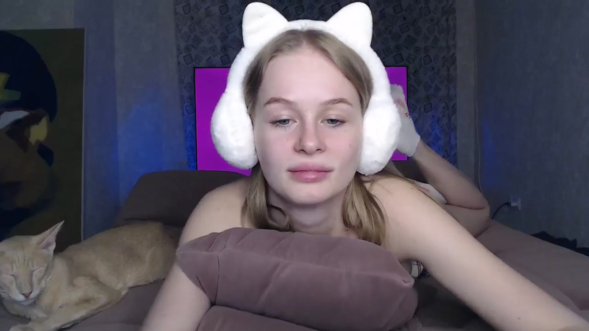 Gallery image thumbnail from Blondino4ka07's myfreecams stream on, 05/12/2024, 19:05 image 8 of 20