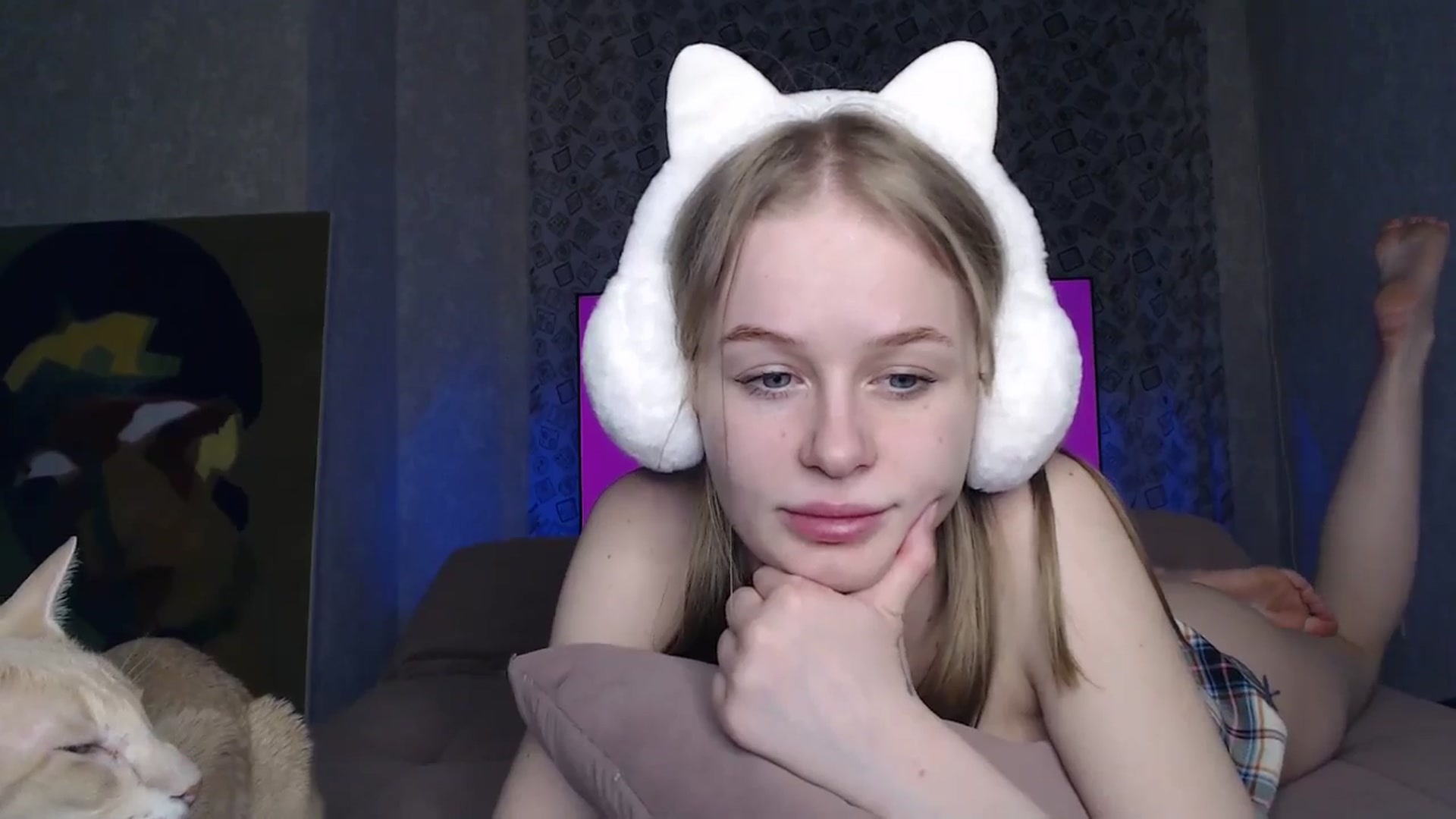 Gallery image thumbnail from Blondino4ka07's myfreecams stream on, 05/12/2024, 20:54 image 19 of 20