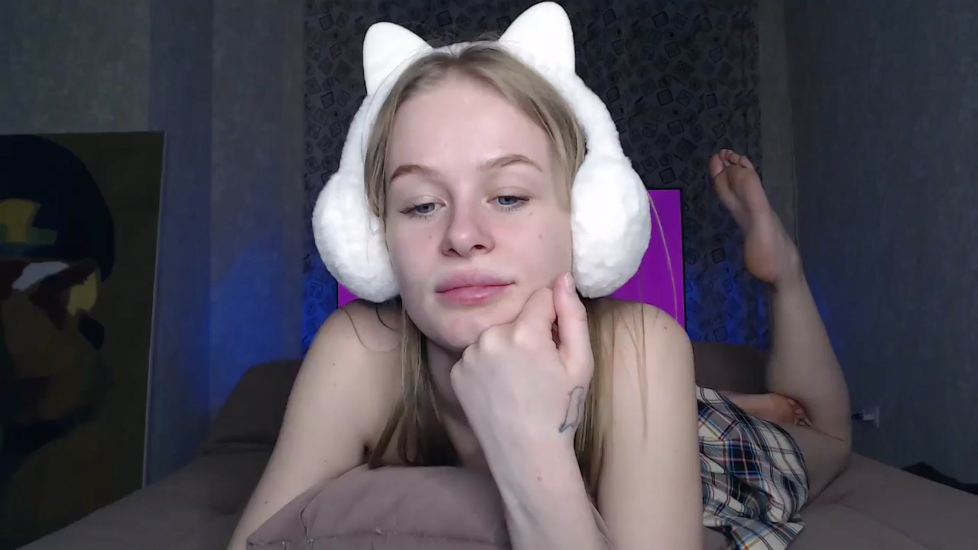 Gallery image thumbnail from Blondino4ka07's myfreecams stream on, 05/12/2024, 20:54 image 6 of 20