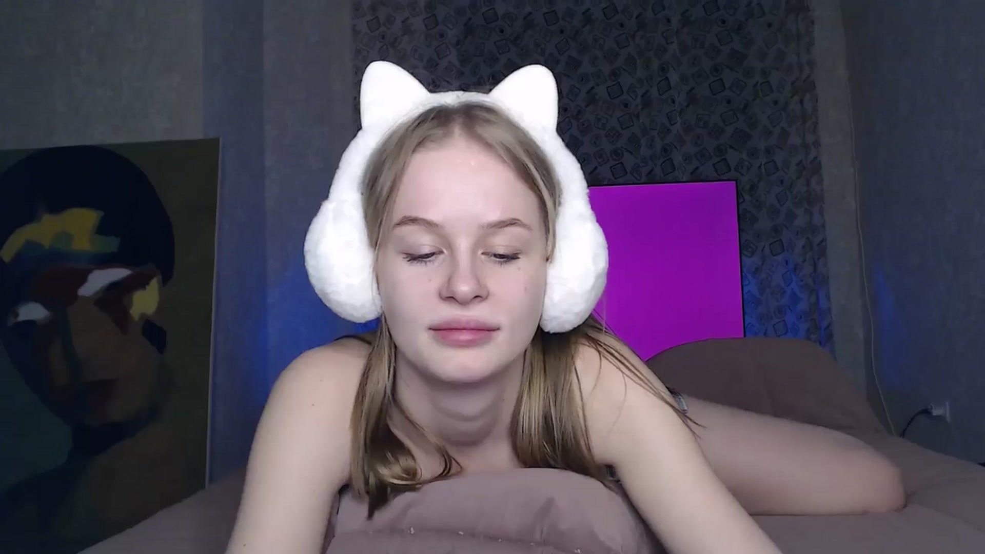 Gallery image thumbnail from Blondino4ka07's myfreecams stream on, 05/12/2024, 20:54 image 13 of 20