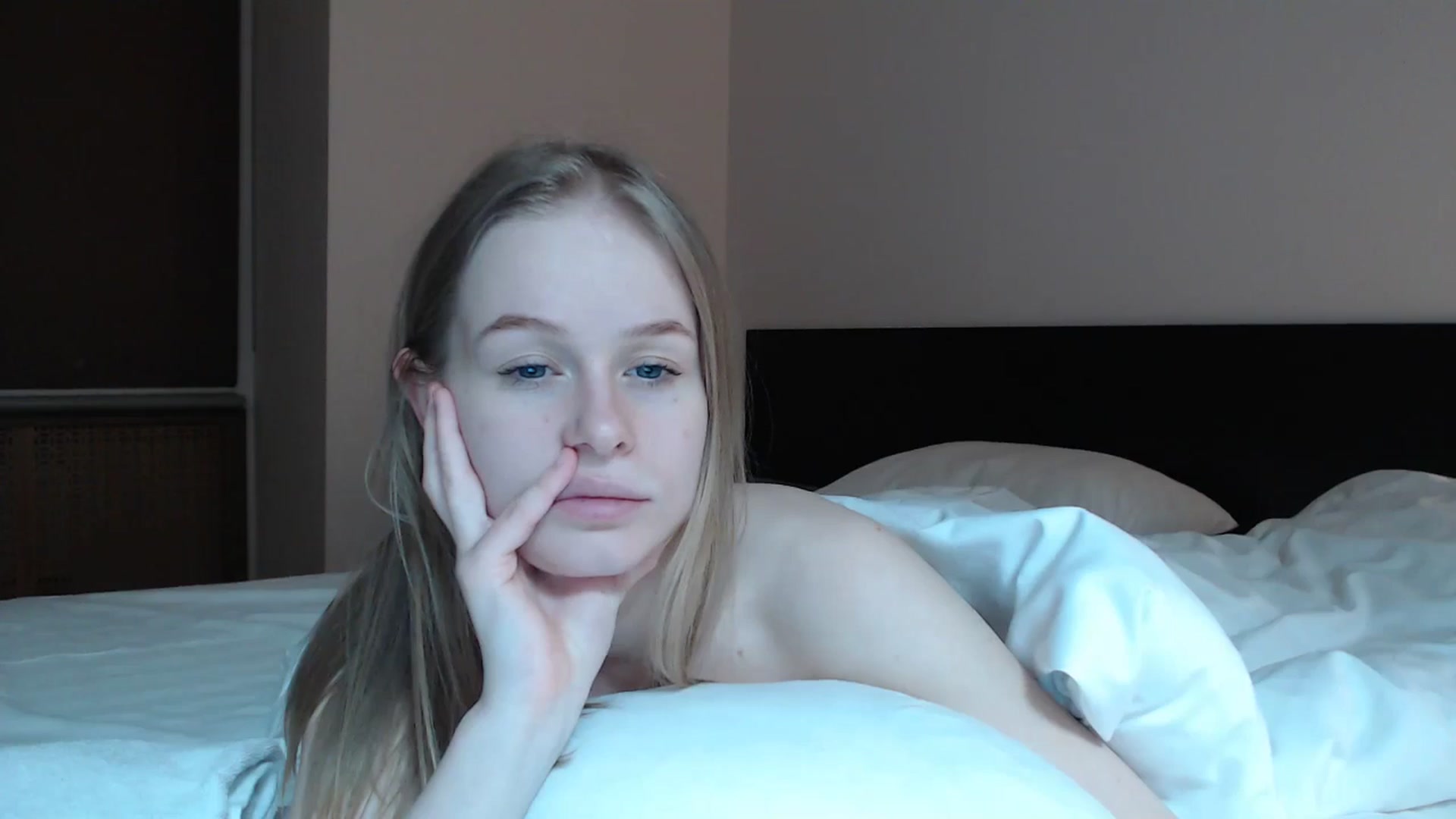 Gallery image thumbnail from Blondino4ka07's myfreecams stream on, 05/13/2024, 06:12 image 16 of 20