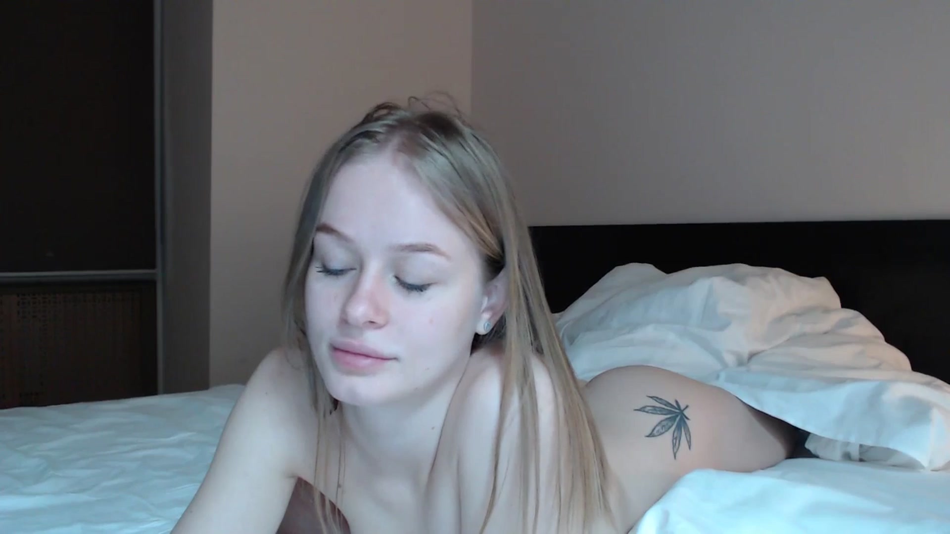 Gallery image thumbnail from Blondino4ka07's myfreecams stream on, 05/13/2024, 18:14 image 5 of 20