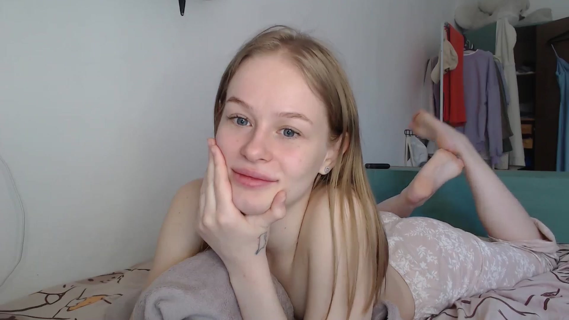 Gallery image thumbnail from Blondino4ka07's myfreecams stream on, 05/18/2024, 07:11 image 17 of 20