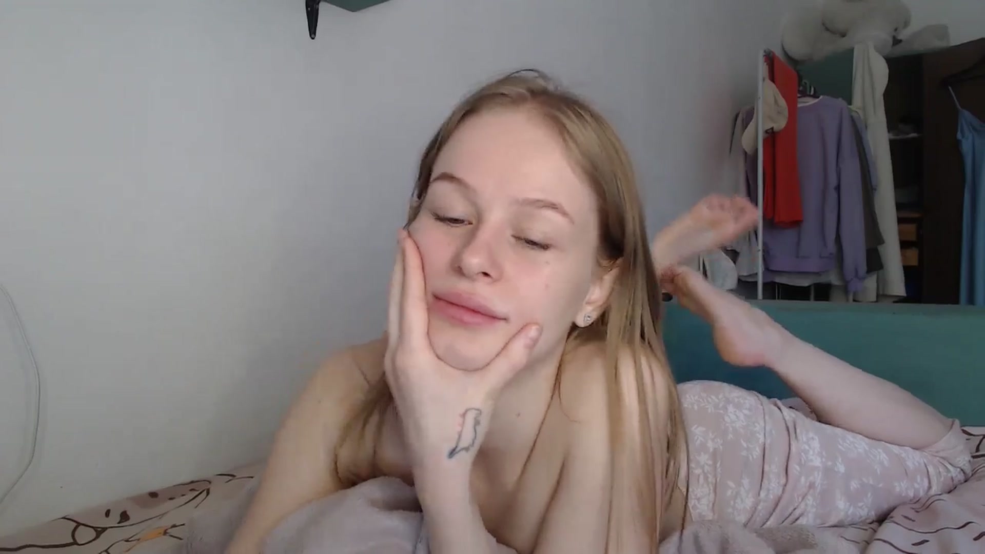 Gallery image thumbnail from Blondino4ka07's myfreecams stream on, 05/18/2024, 07:26 image 9 of 20