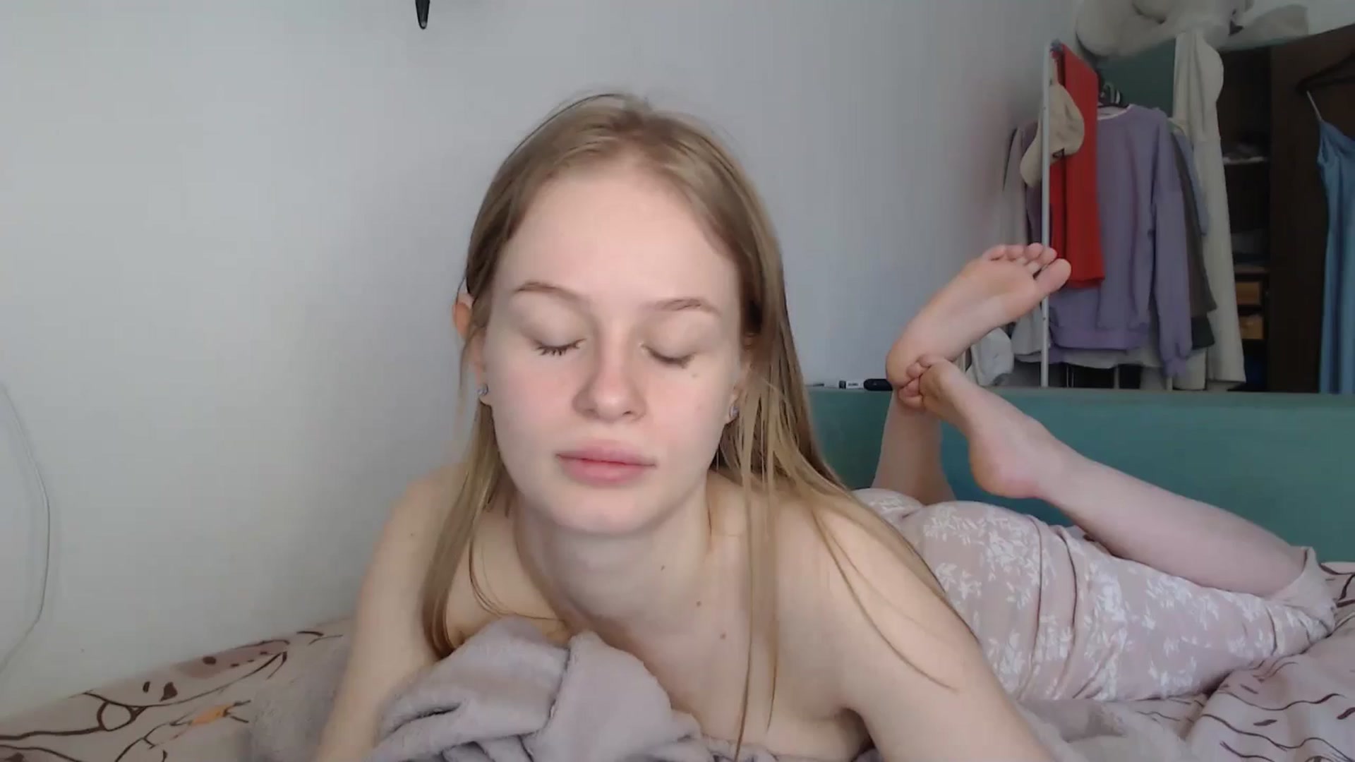 Gallery image thumbnail from Blondino4ka07's myfreecams stream on, 05/18/2024, 07:26 image 14 of 20