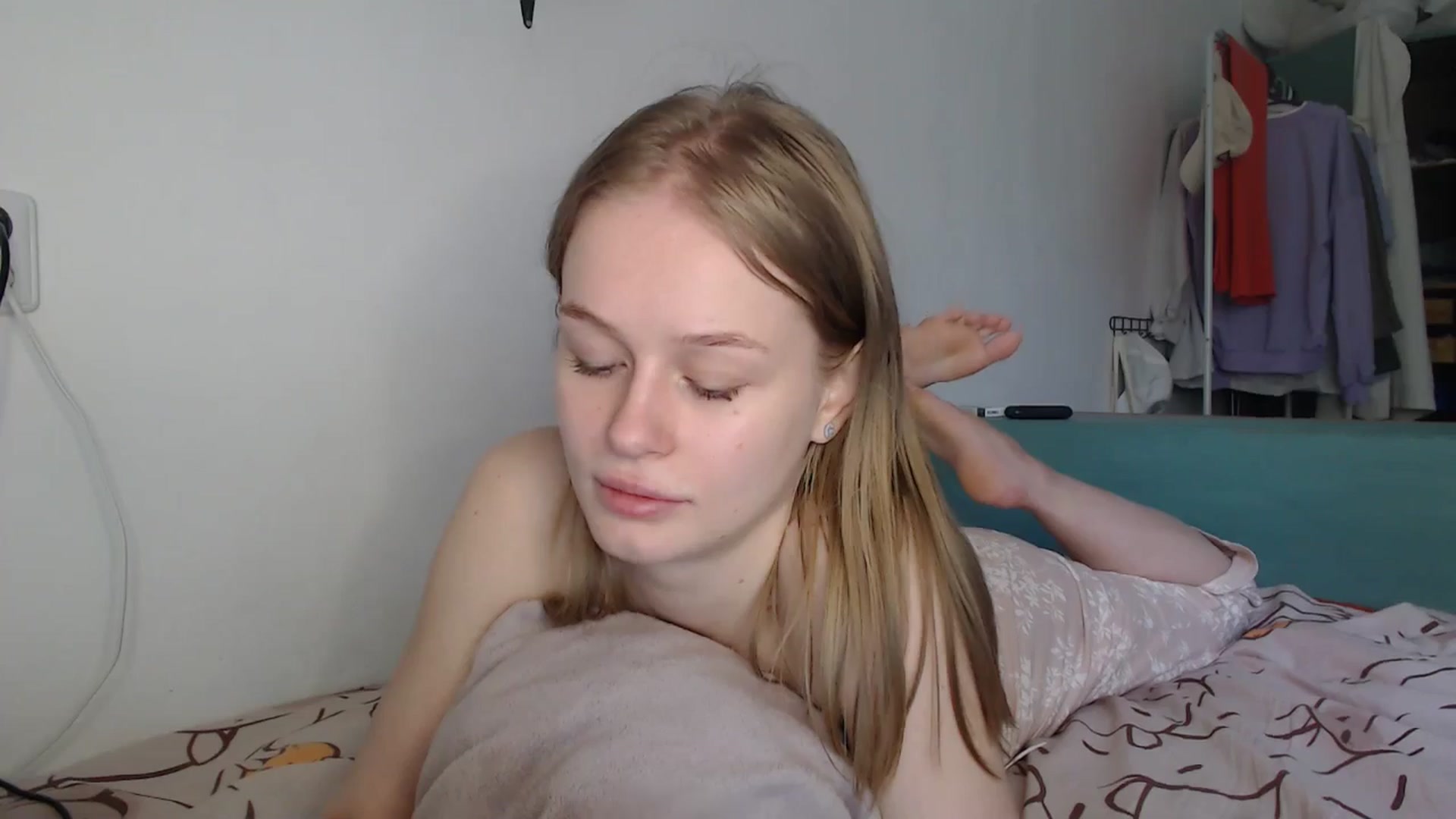 Gallery image thumbnail from Blondino4ka07's myfreecams stream on, 05/18/2024, 09:19 image 12 of 20