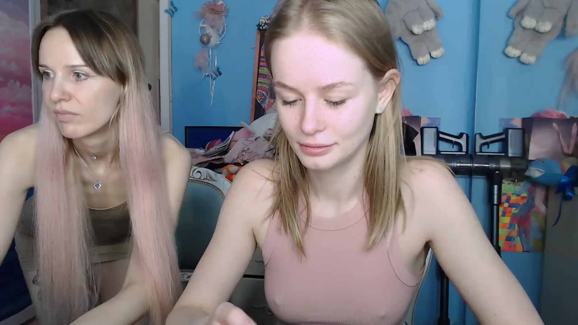 Gallery image thumbnail from Blondino4ka07's myfreecams stream on, 06/14/2024, 07:46 image 11 of 20