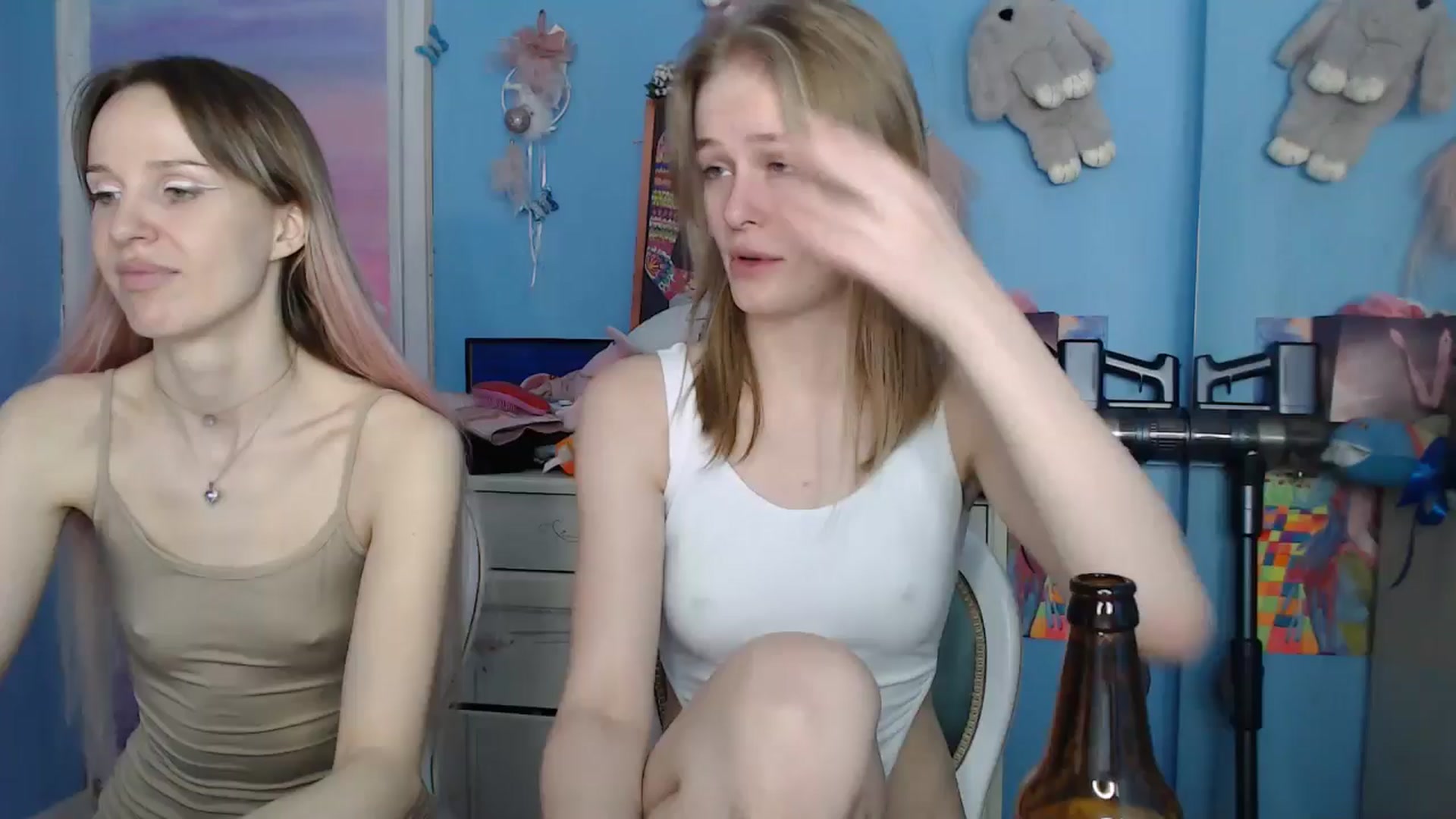 Gallery image thumbnail from Blondino4ka07's myfreecams stream on, 06/14/2024, 09:20 image 16 of 20