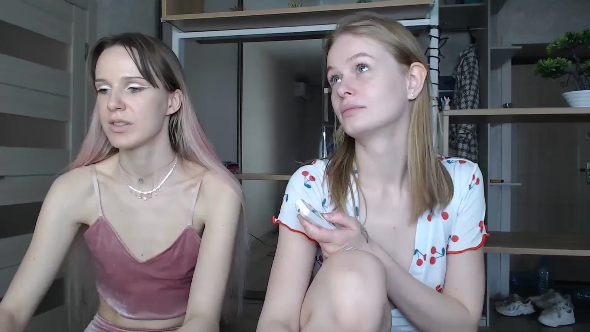 Gallery image thumbnail from Blondino4ka07's myfreecams stream on, 06/15/2024, 08:27 image 12 of 20