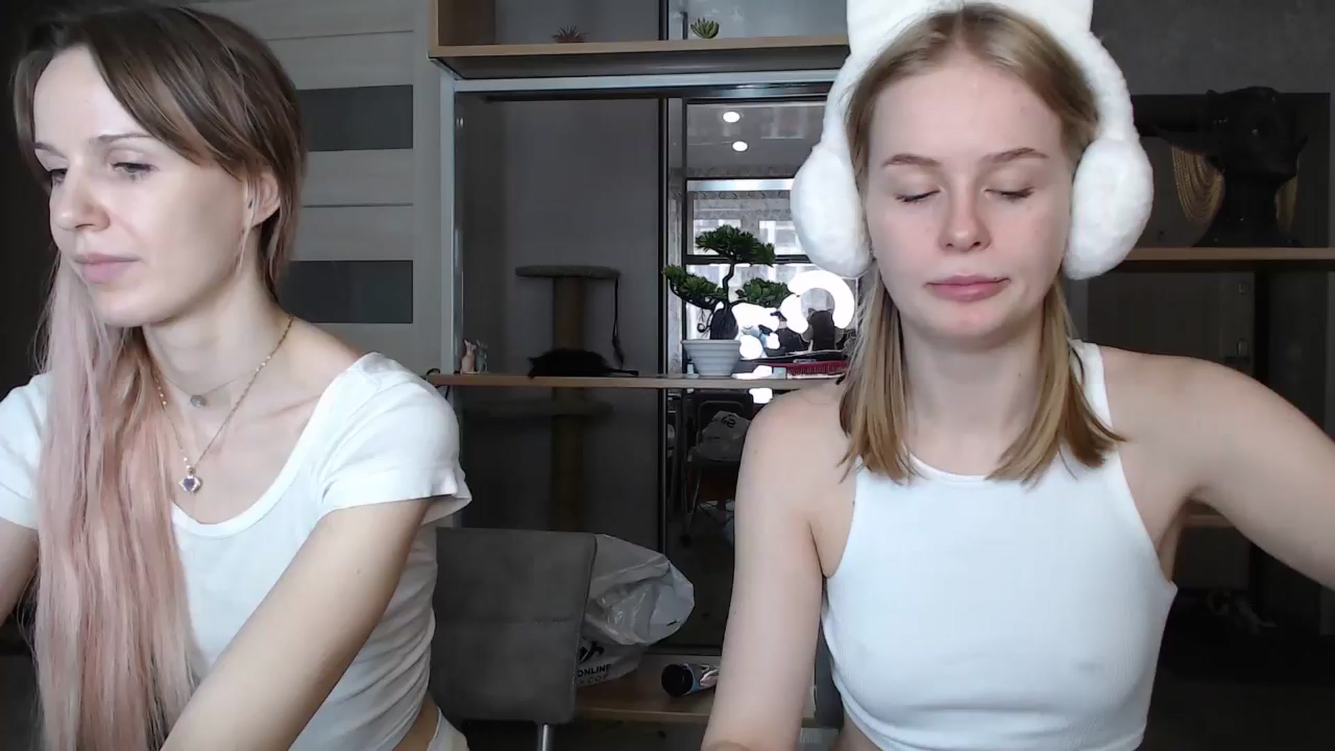 Gallery image thumbnail from Blondino4ka07's myfreecams stream on, 07/18/2024, 08:45 image 1 of 20