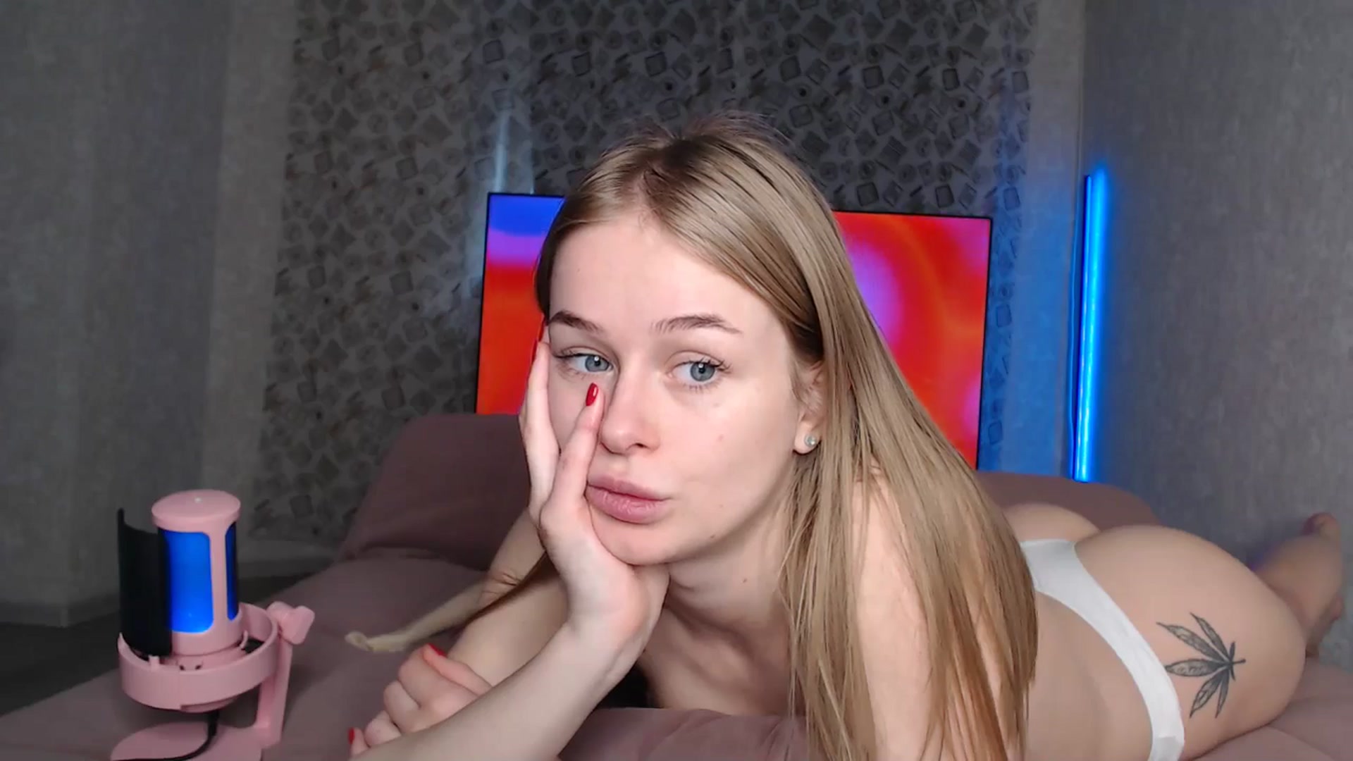 Gallery image thumbnail from Blondino4ka07's myfreecams stream on, 10/15/2024, 08:44 image 2 of 20