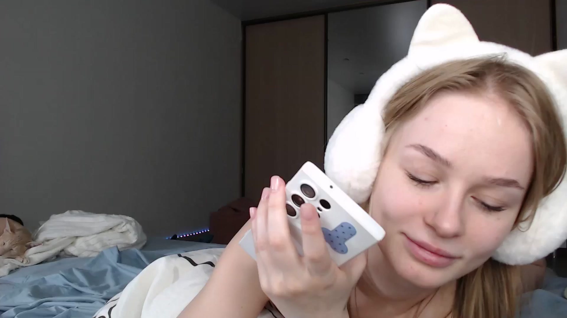 Gallery image thumbnail from Blondino4ka07's myfreecams stream on, 10/25/2024, 09:44 image 1 of 20