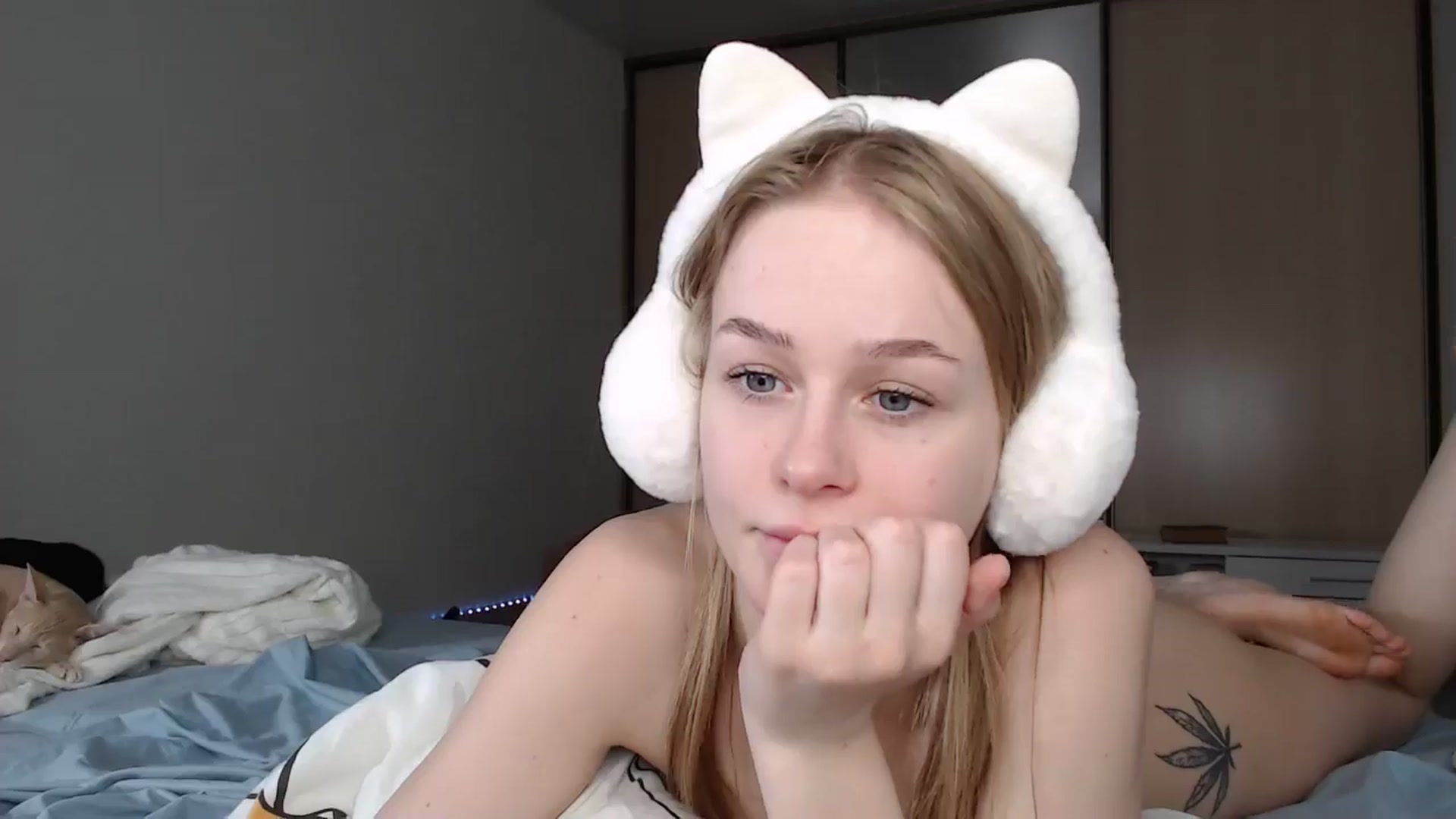 Gallery image thumbnail from Blondino4ka07's myfreecams stream on, 10/25/2024, 09:44 image 4 of 20