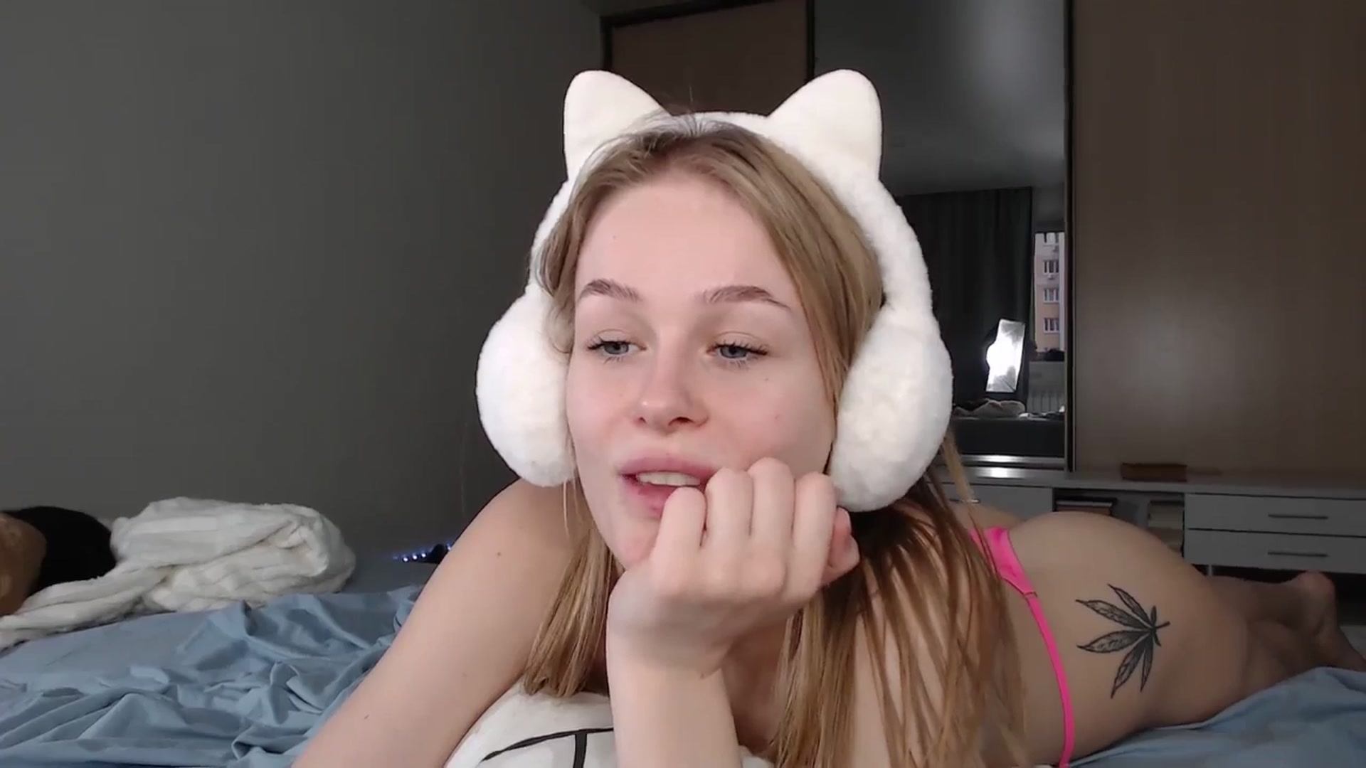 Gallery image thumbnail from Blondino4ka07's myfreecams stream on, 10/25/2024, 10:06 image 8 of 20