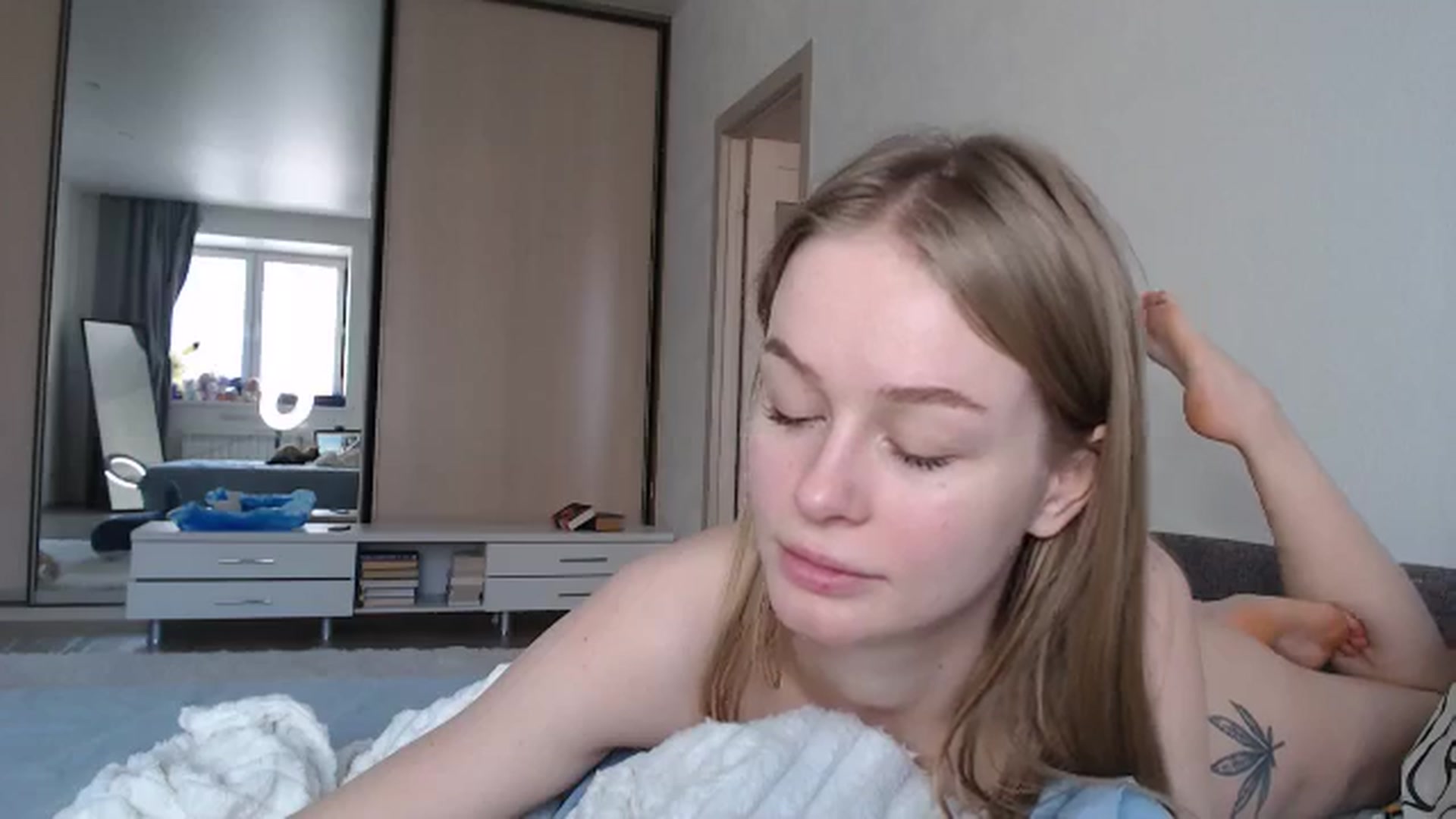 Gallery image thumbnail from Blondino4ka07's myfreecams stream on, 11/19/2024, 07:16 image 18 of 20