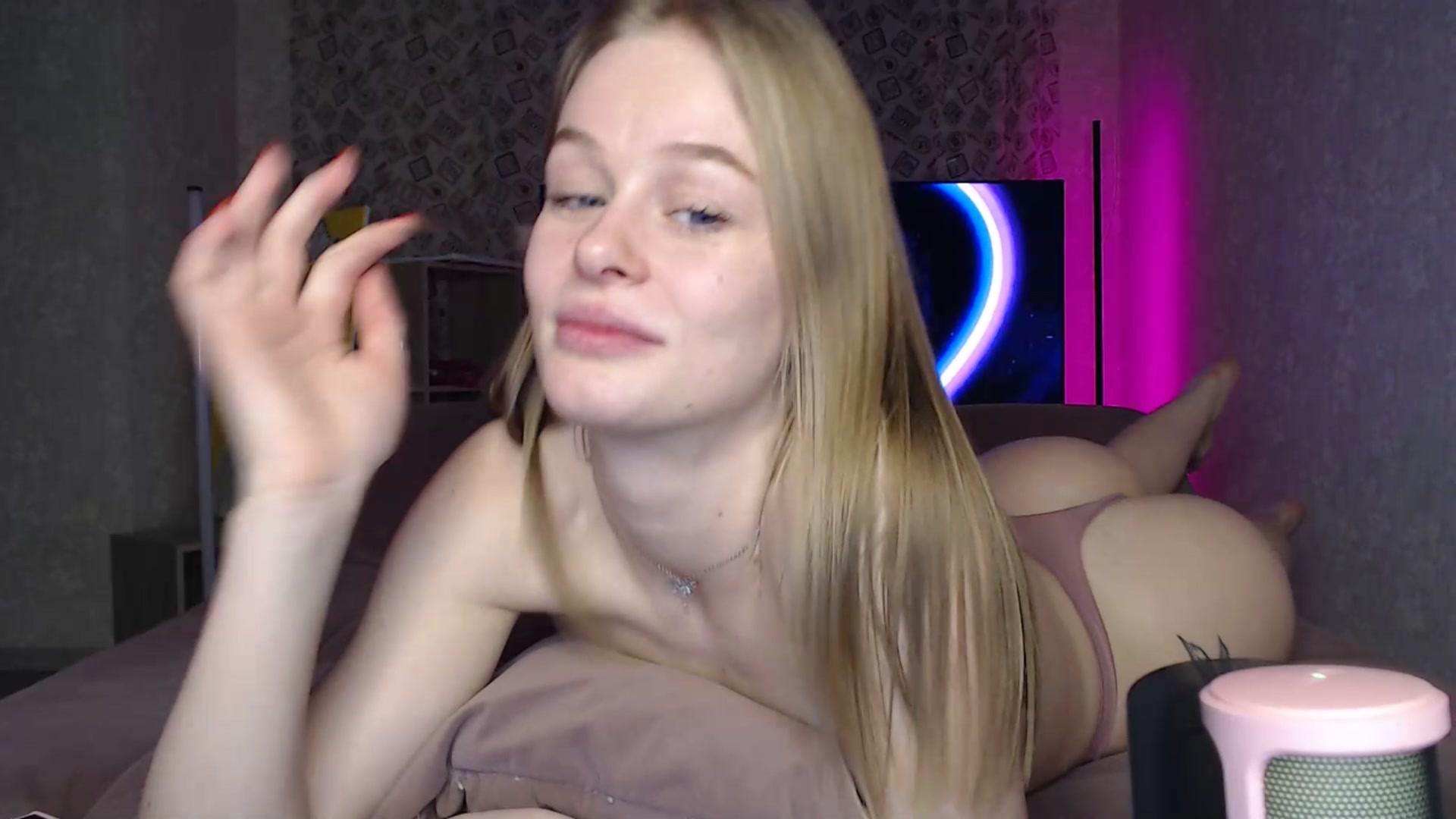 Gallery image thumbnail from Blondino4ka07's myfreecams stream on, 11/23/2024, 19:39 image 1 of 20