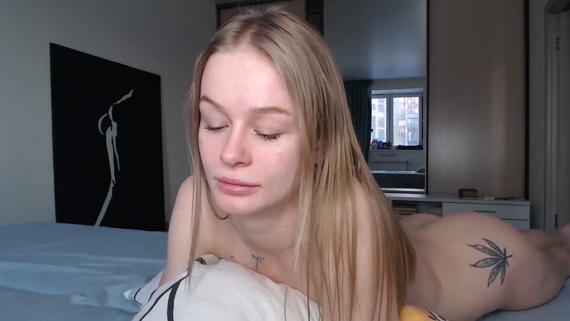 Gallery image thumbnail from Blondino4ka07's myfreecams stream on, 12/09/2024, 10:05 image 18 of 20