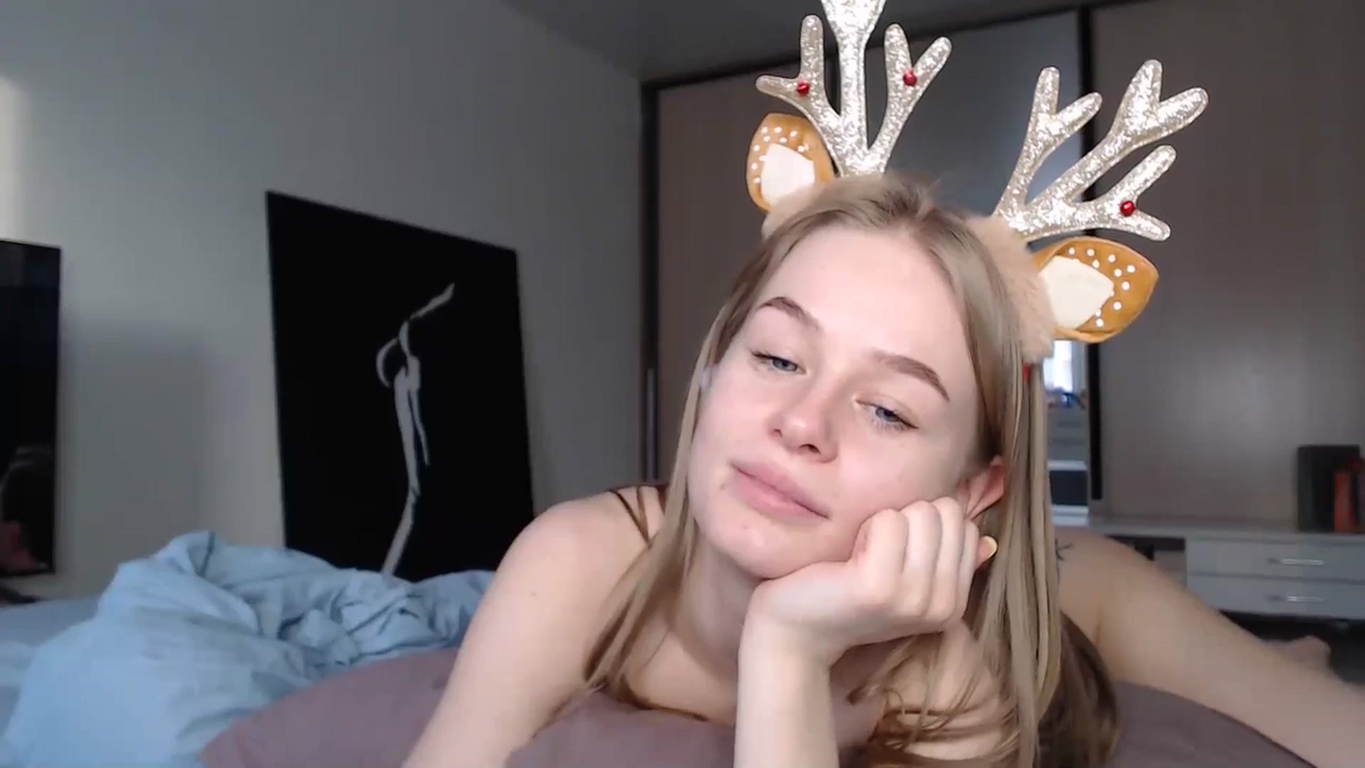Gallery image thumbnail from Blondino4ka07's myfreecams stream on, 12/26/2024, 08:50 image 19 of 20