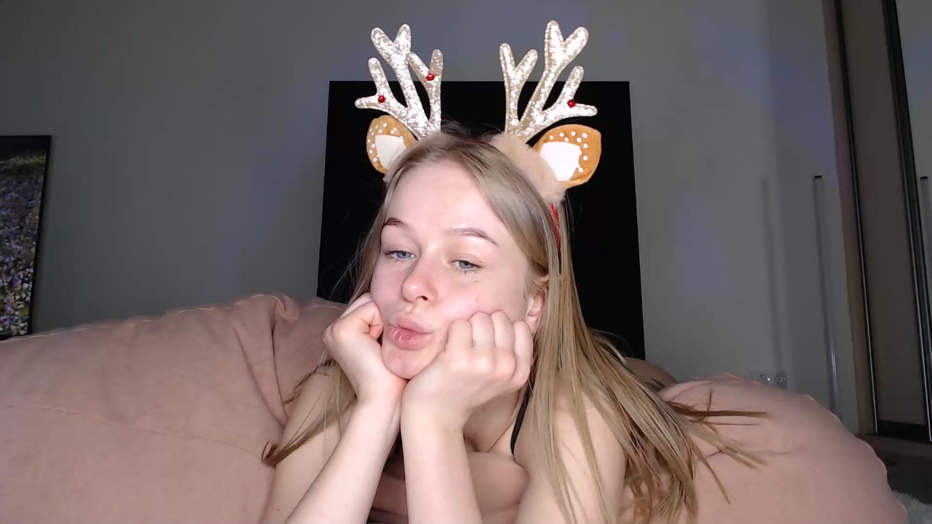 Gallery image thumbnail from Blondino4ka07's myfreecams stream on, 12/29/2024, 13:53 image 20 of 20