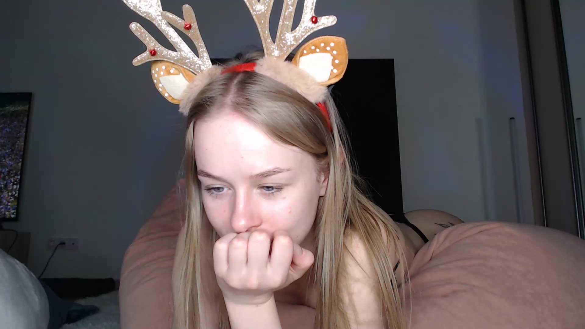 Gallery image thumbnail from Blondino4ka07's myfreecams stream on, 12/29/2024, 13:53 image 11 of 20