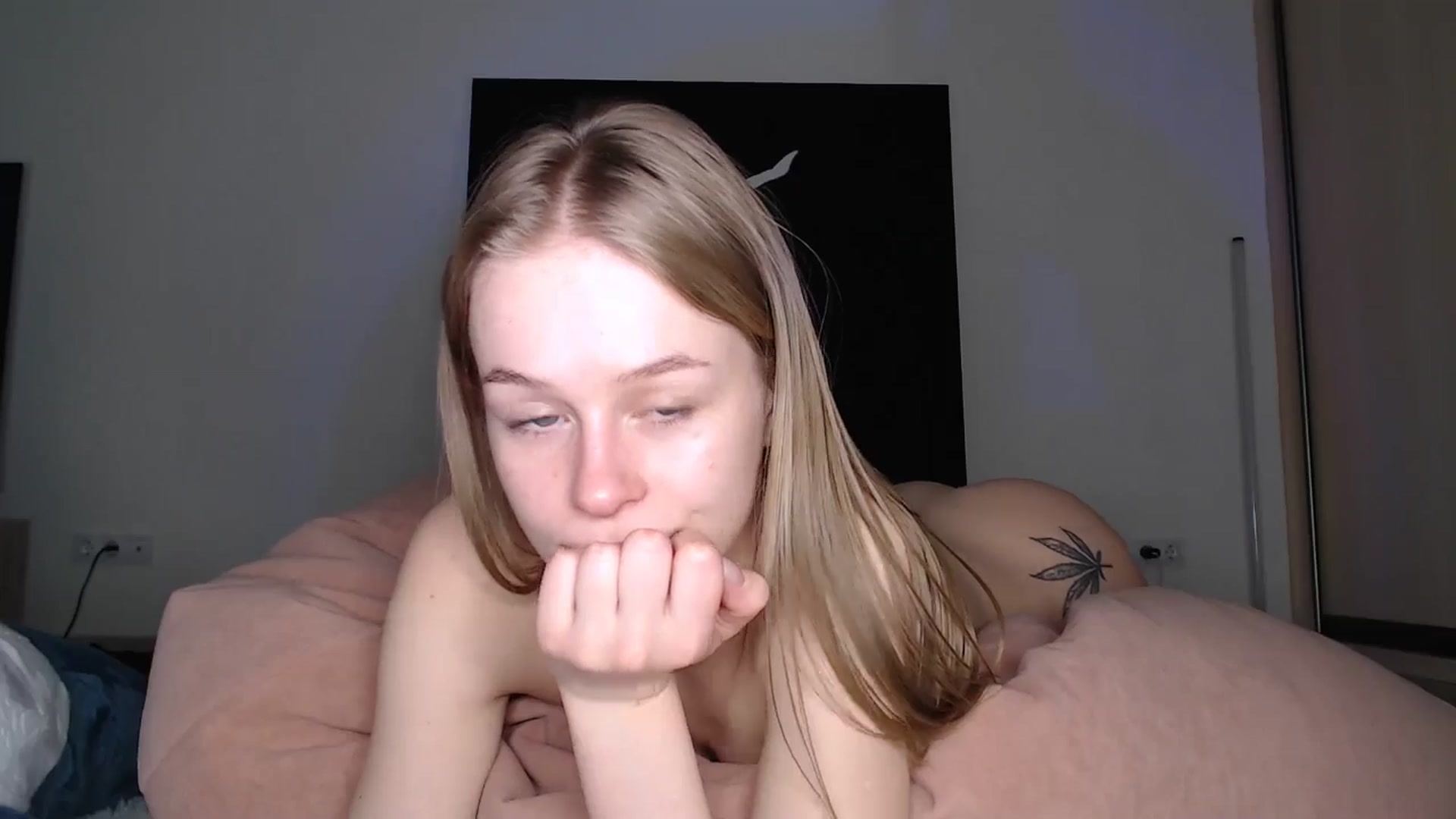 Gallery image thumbnail from Blondino4ka07's myfreecams stream on, 12/29/2024, 20:34 image 8 of 20