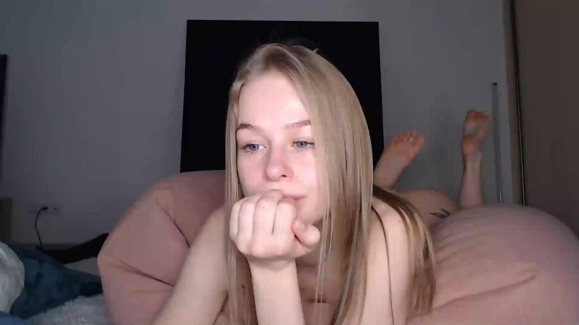 Gallery image thumbnail from Blondino4ka07's myfreecams stream on, 12/30/2024, 06:56 image 19 of 20