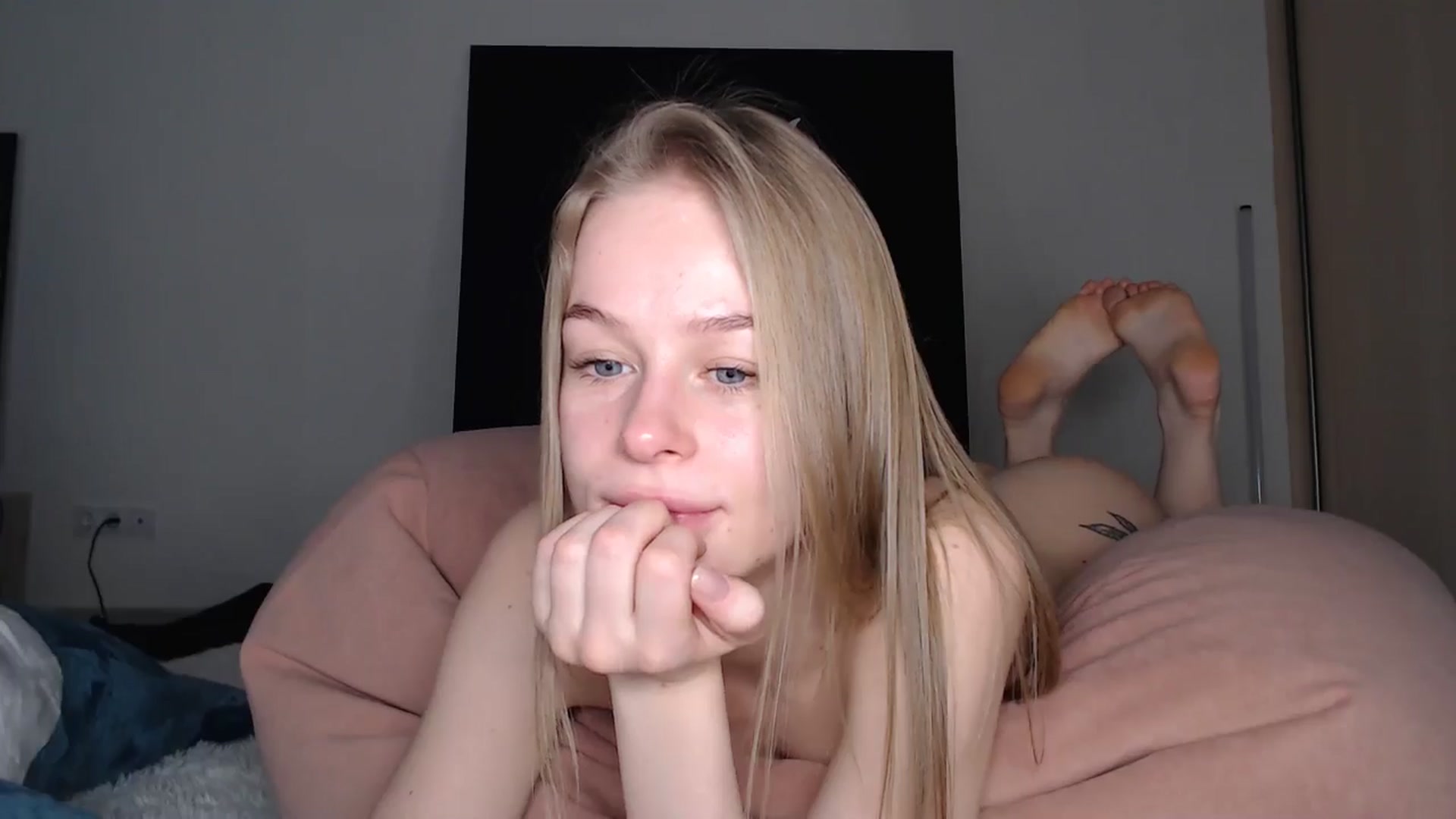 Gallery image thumbnail from Blondino4ka07's myfreecams stream on, 12/30/2024, 06:56 image 16 of 20