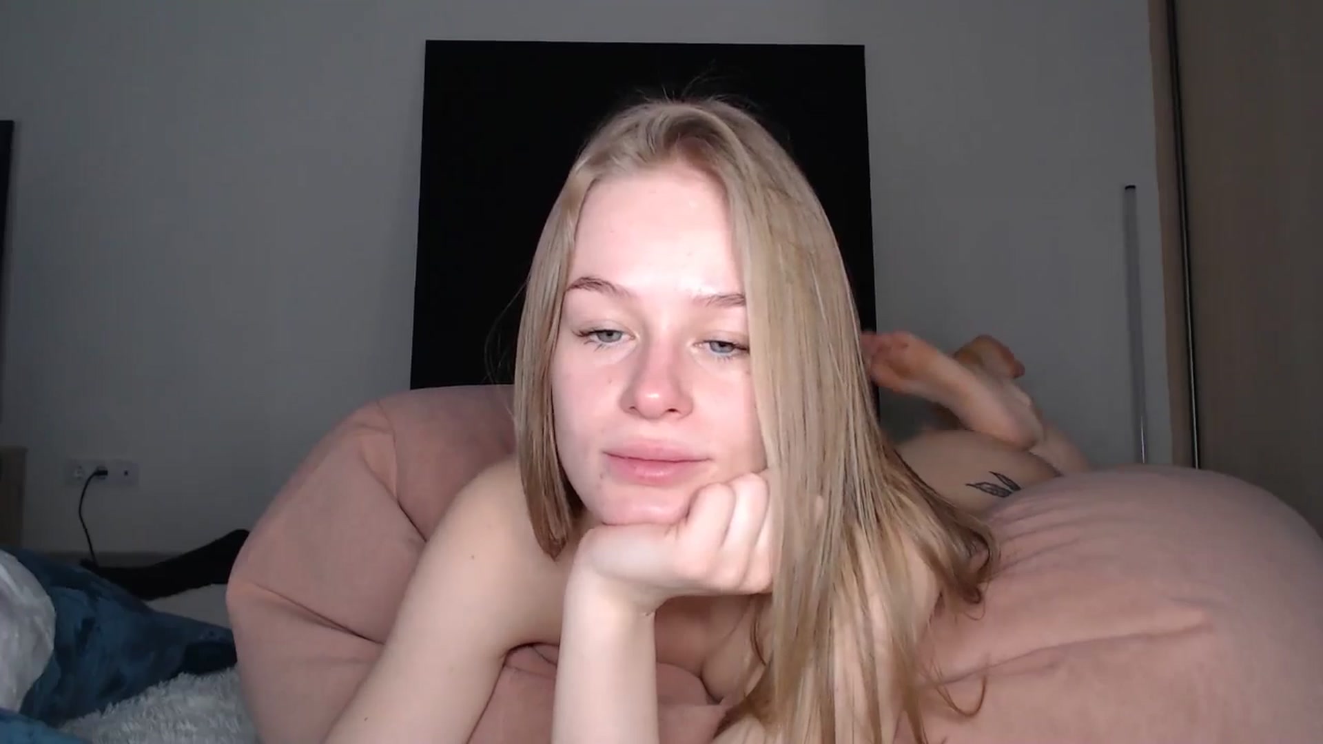 Gallery image thumbnail from Blondino4ka07's myfreecams stream on, 12/30/2024, 06:56 image 3 of 20