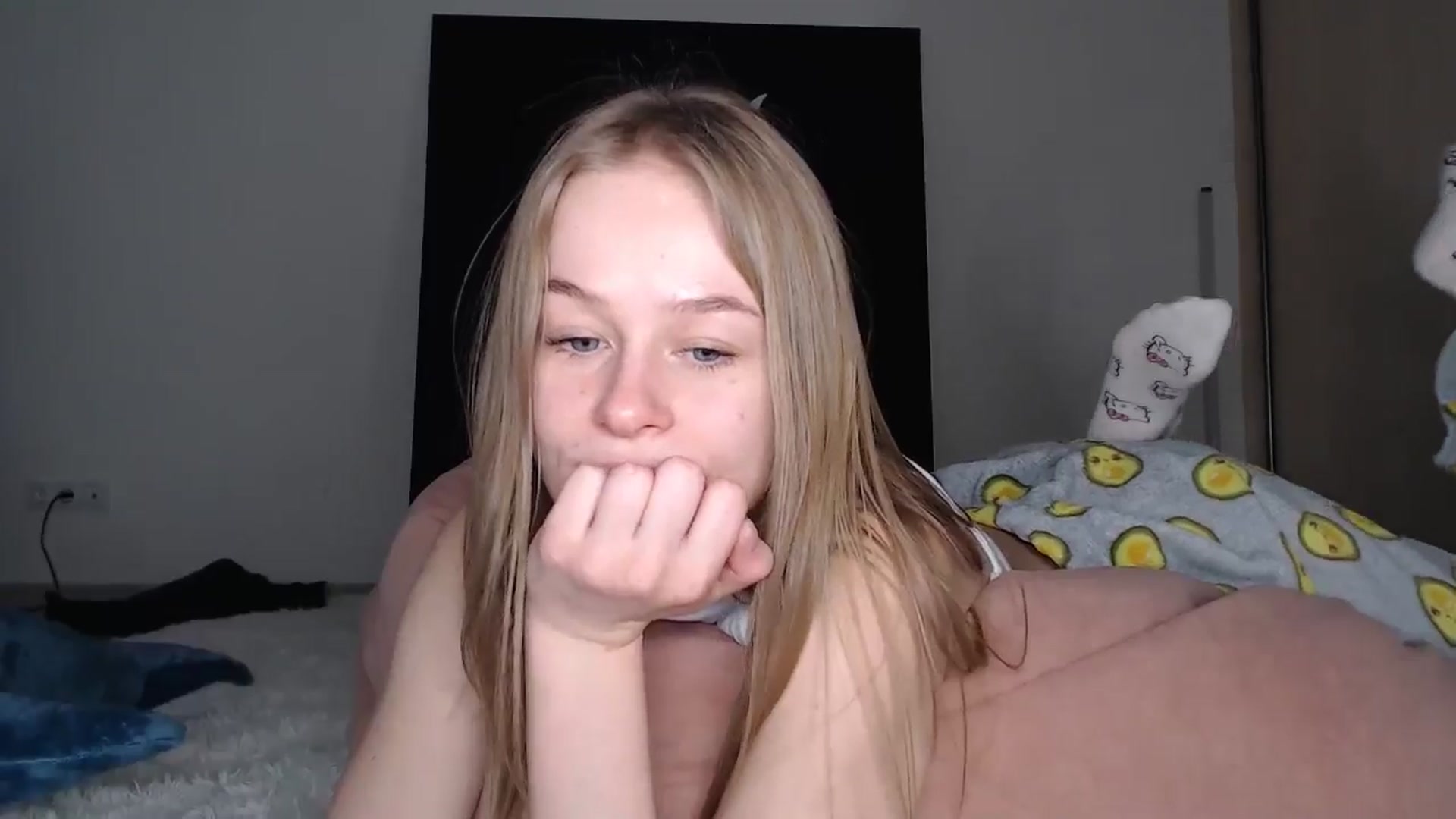 Gallery image thumbnail from Blondino4ka07's myfreecams stream on, 12/30/2024, 09:13 image 18 of 20