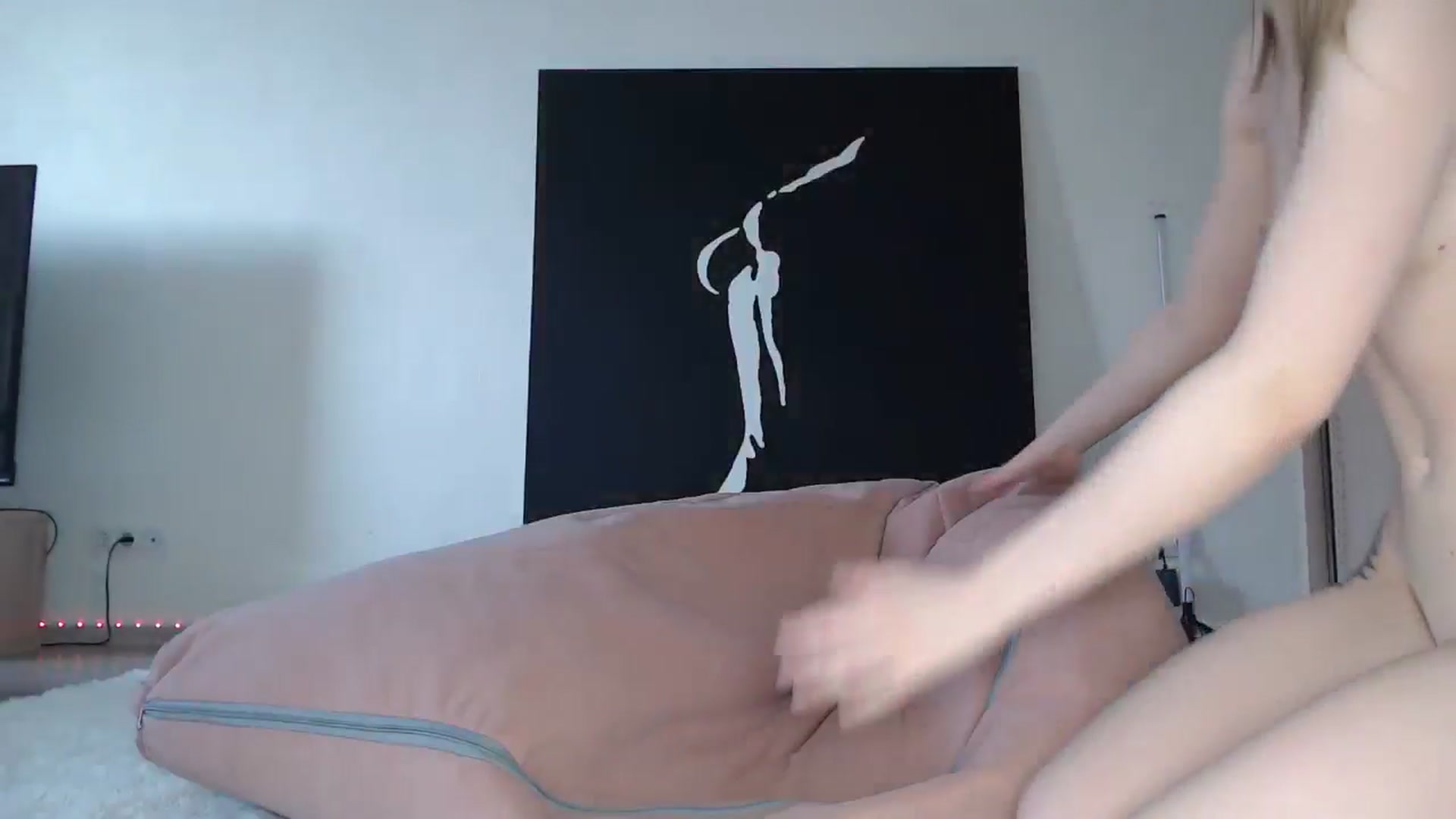 Gallery image thumbnail from Blondino4ka07's myfreecams stream on, 12/31/2024, 07:19 image 19 of 20