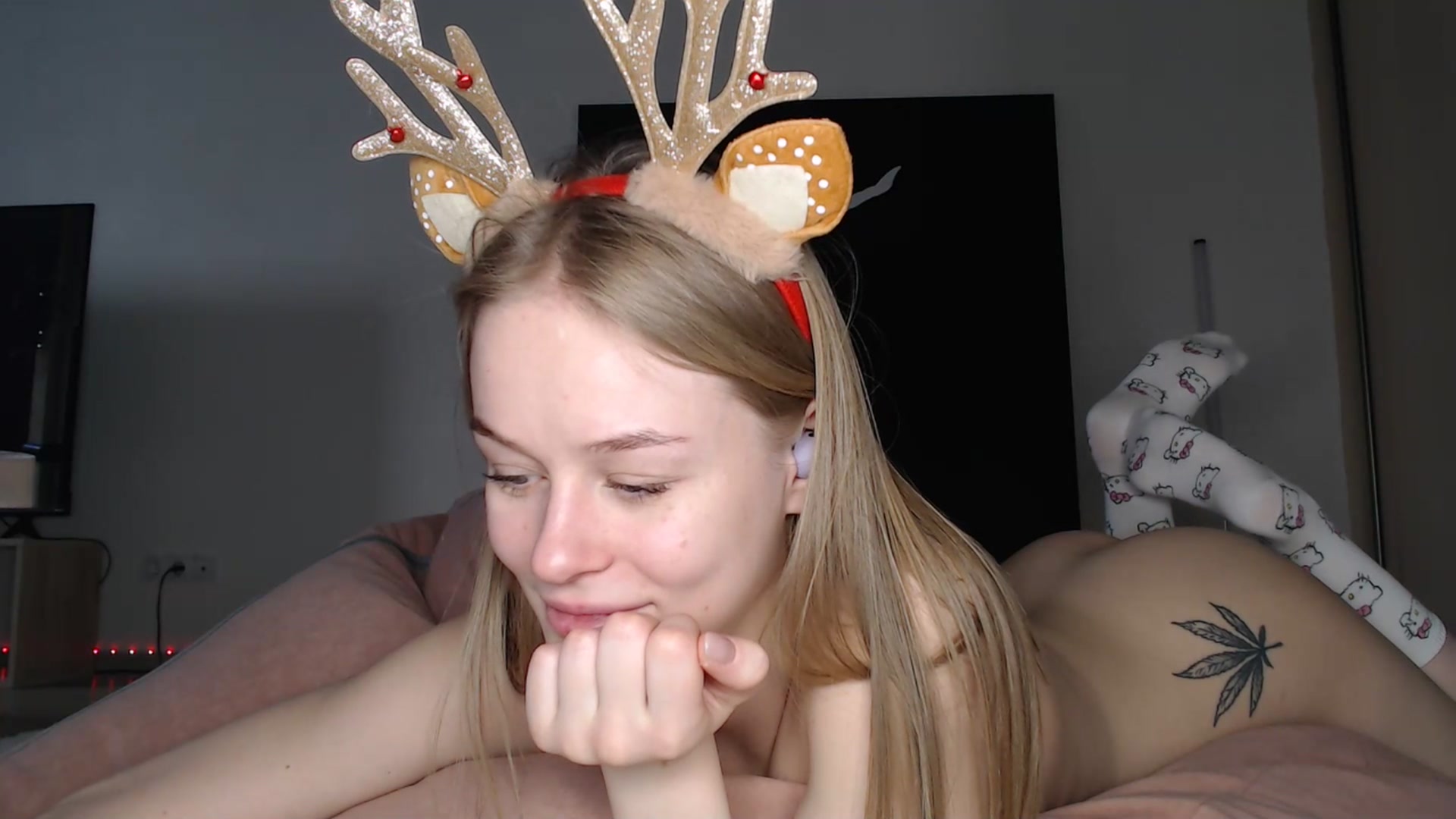 Gallery image thumbnail from Blondino4ka07's myfreecams stream on, 12/31/2024, 09:46 image 6 of 20
