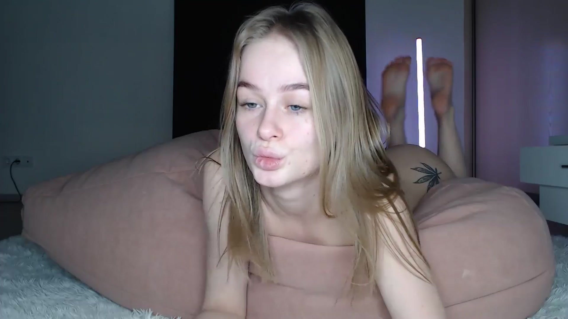 Gallery image thumbnail from Blondino4ka07's myfreecams stream on, 01/05/2025, 16:23 image 2 of 20