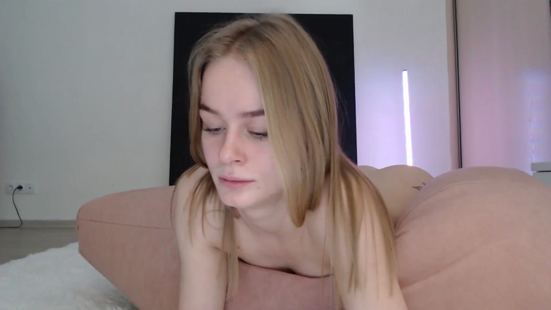 Gallery image thumbnail from Blondino4ka07's myfreecams stream on, 01/05/2025, 16:23 image 15 of 20