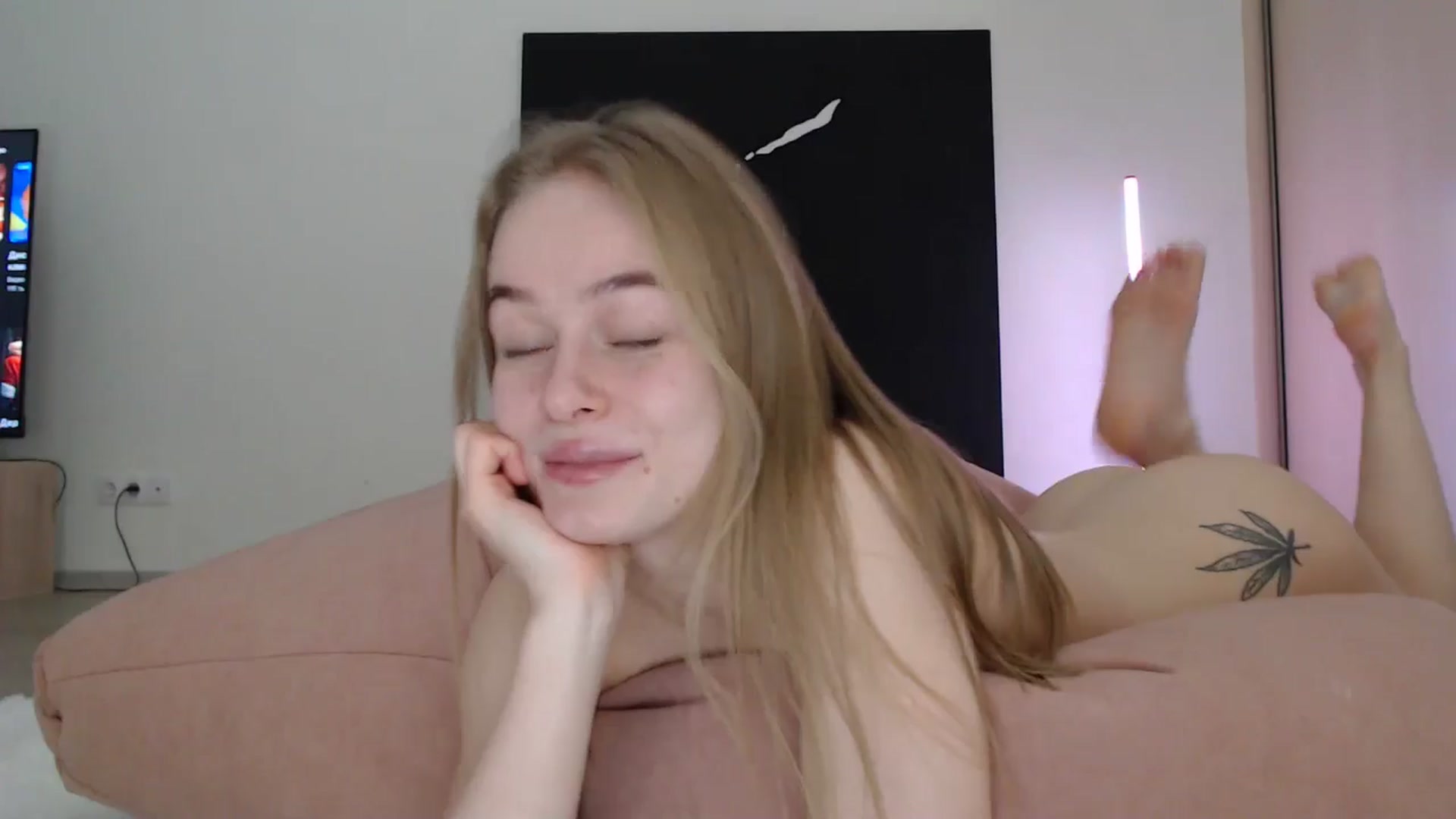 Gallery image thumbnail from Blondino4ka07's myfreecams stream on, 01/05/2025, 19:11 image 20 of 20