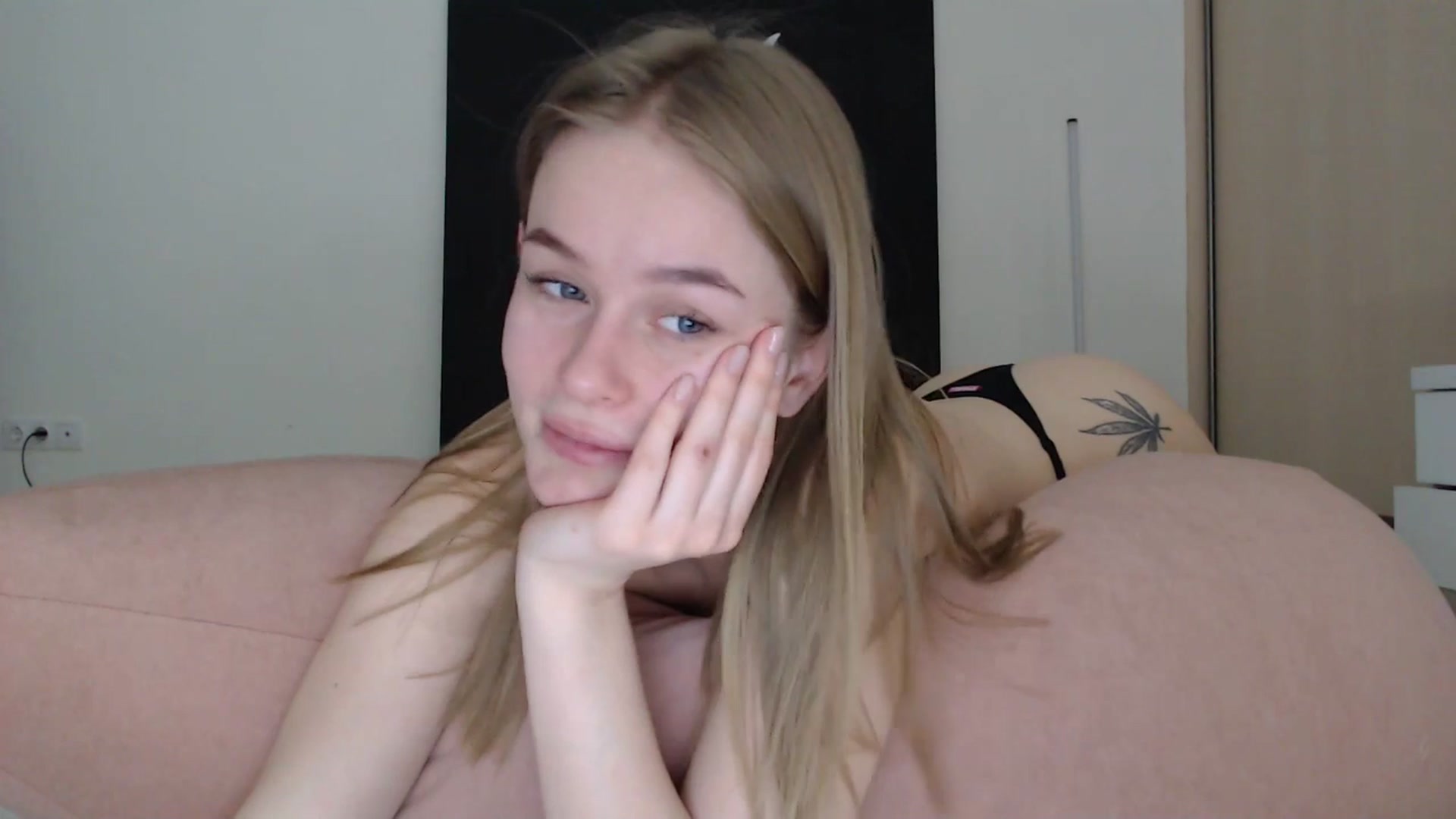 Gallery image thumbnail from Blondino4ka07's myfreecams stream on, 01/06/2025, 18:30 image 2 of 20