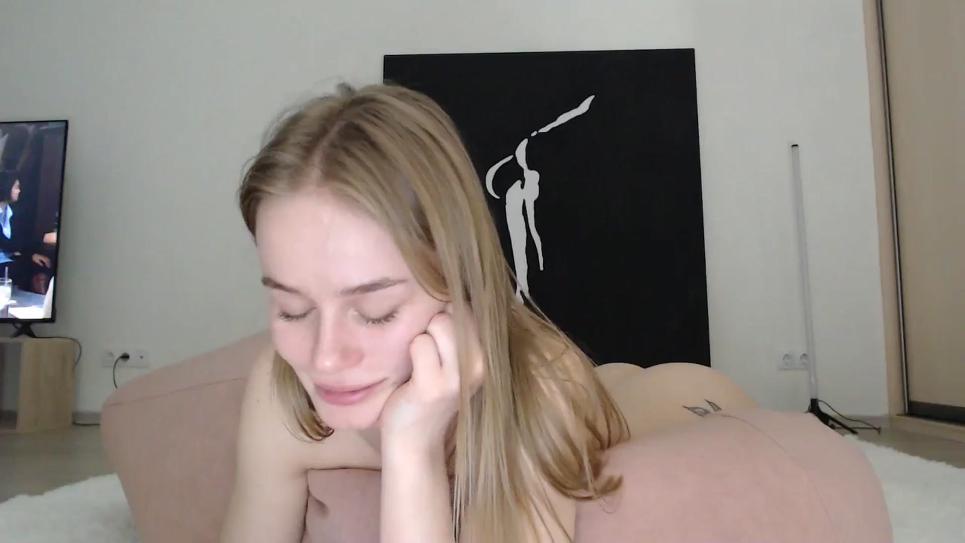 Gallery image thumbnail from Blondino4ka07's myfreecams stream on, 01/06/2025, 19:01 image 9 of 20