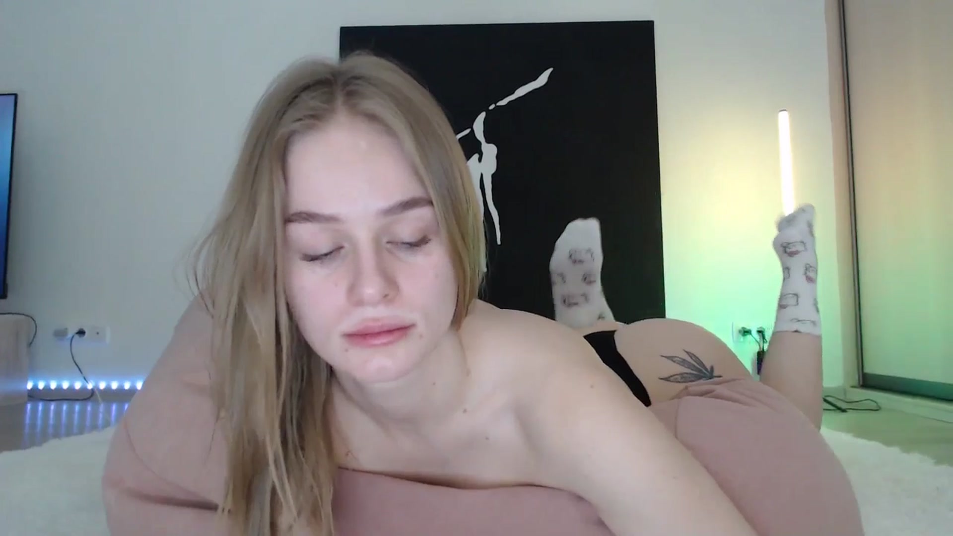 Gallery image thumbnail from Blondino4ka07's myfreecams stream on, 01/07/2025, 15:59 image 13 of 20